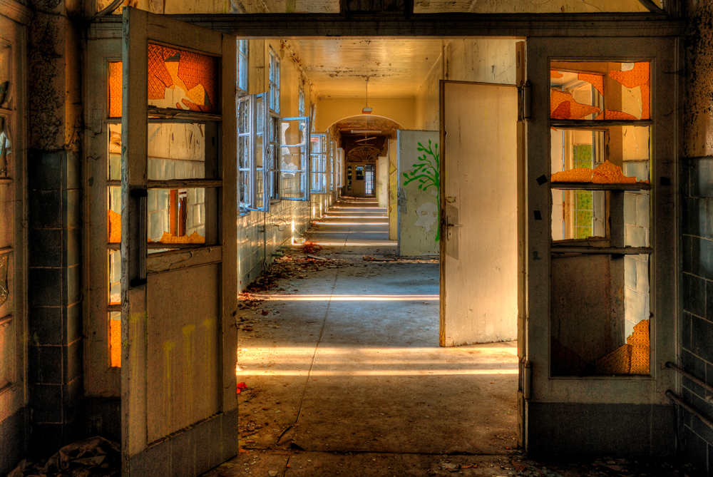 Alubild-Lost Place Flur 3-image LAND