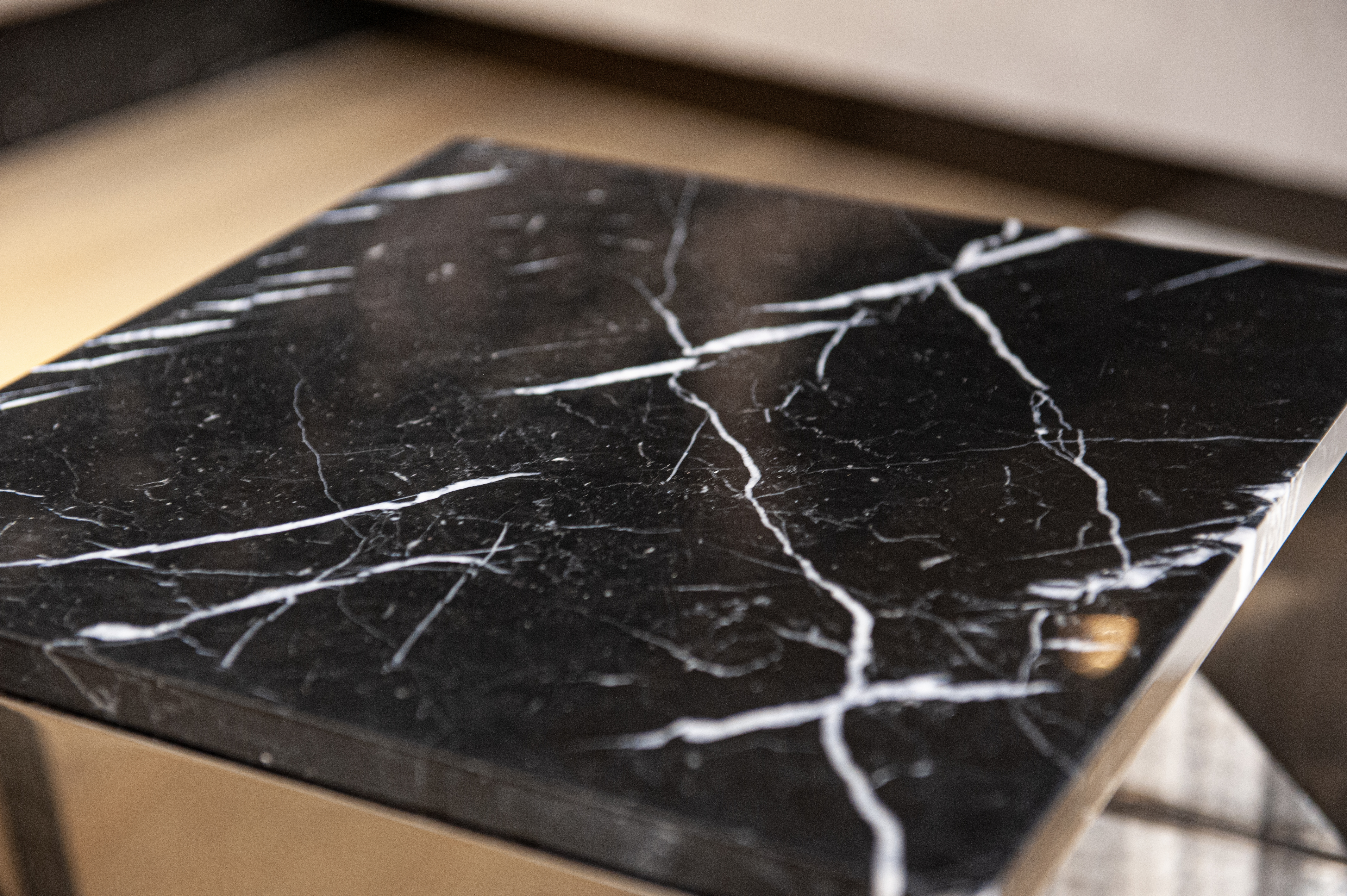 Marmorauflage Holme Nachttisch von Carpe Diem