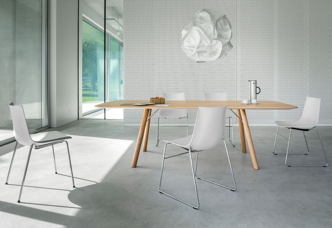 Stuhl Nava ohne Armlehnen Girsberger / Farbe: Schlamm, Material: