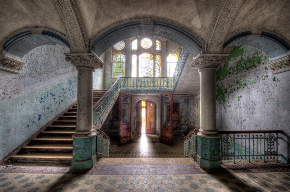 Alubild Lost Place Treppenhaus 3 image LAND