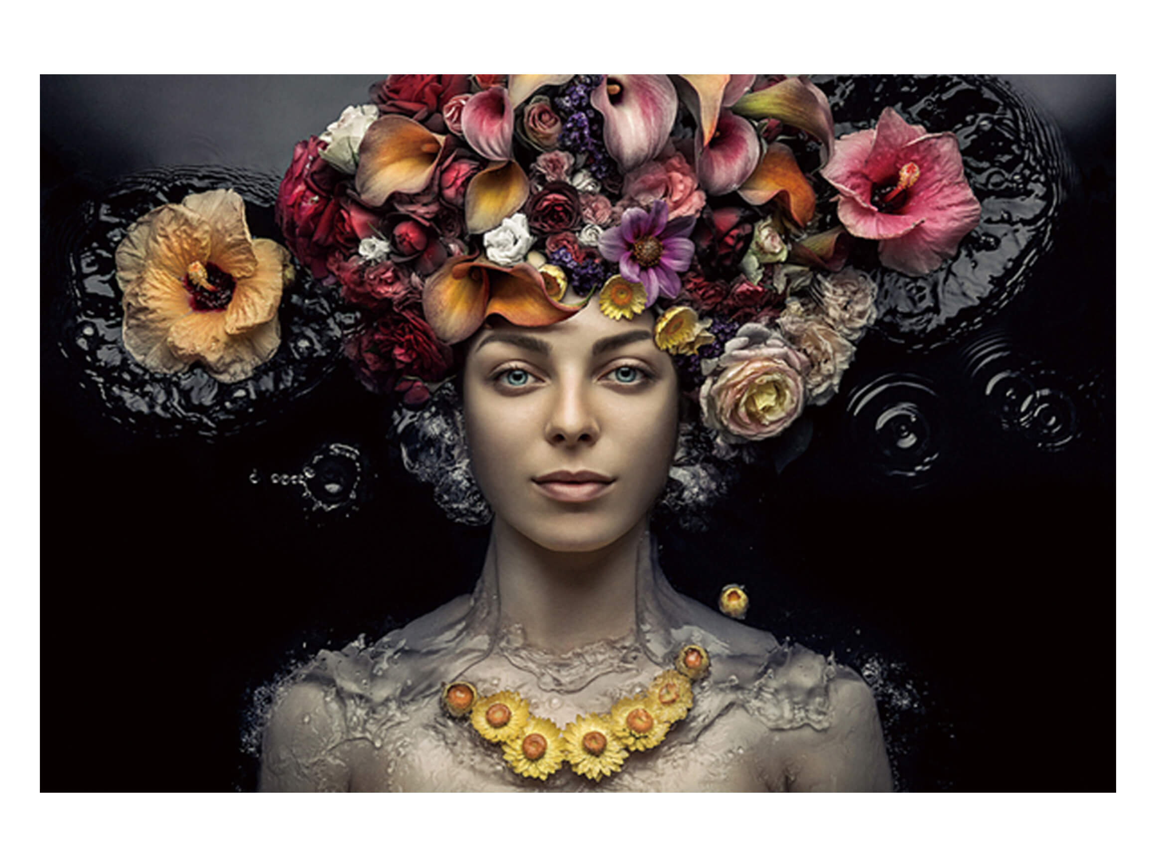 Bild Damen mit Blumenperücke image LAND