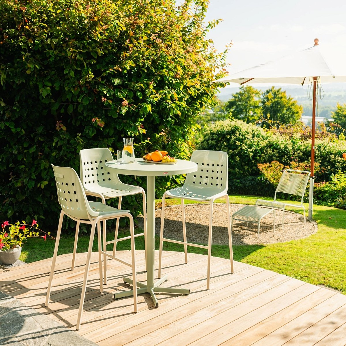 Bodensee bar table from Schaffner / Colour: boxwood yellow / Size: x cm