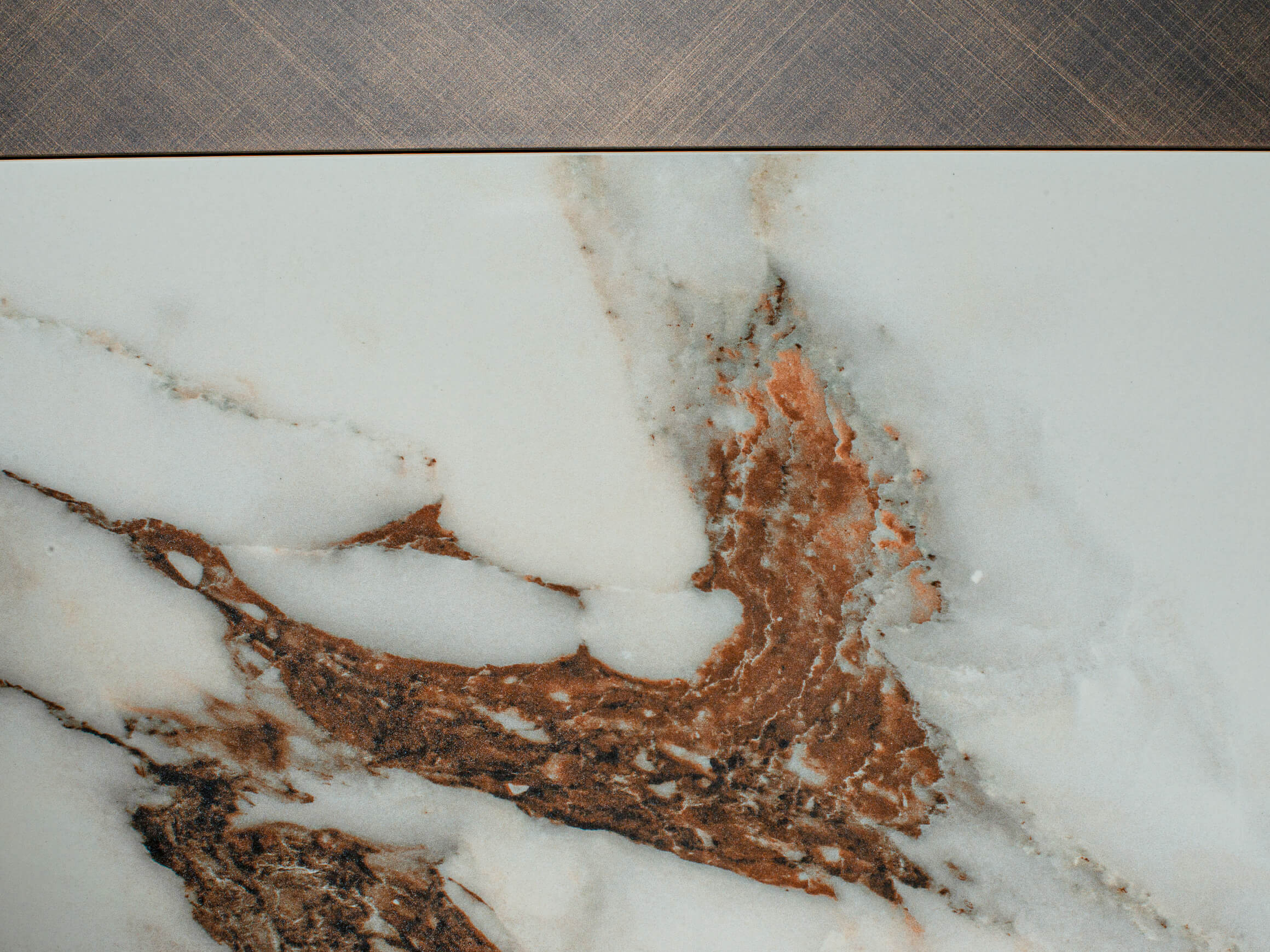 Schreibtisch Cocoon Keramik Cattelan / Farbe: Bronze