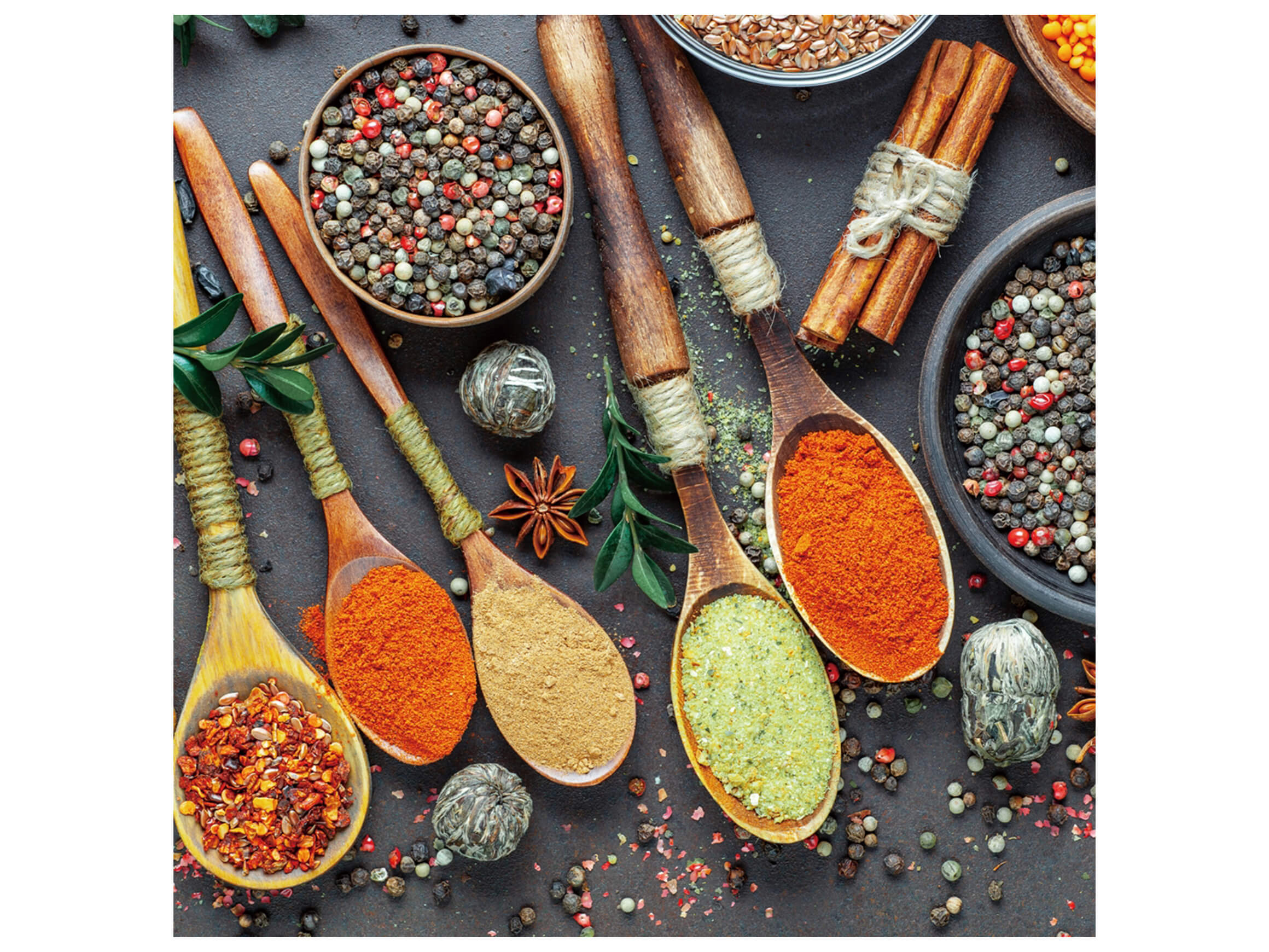 Digitaldruck auf Glas Holzlöffel mit Gewürzen image LAND