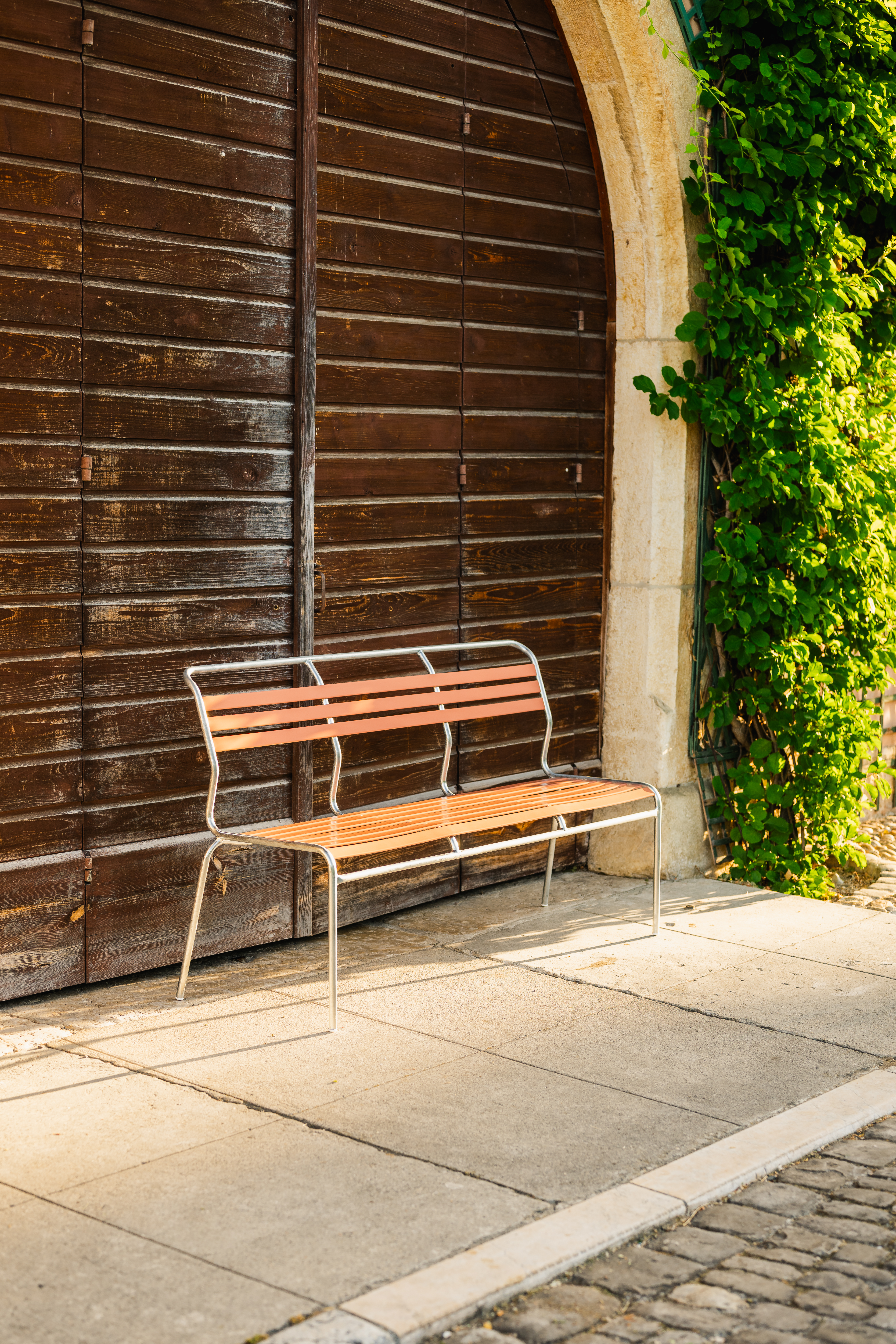 Lättli-Bank Säntis Schaffner / Farbe: Pastellbraun