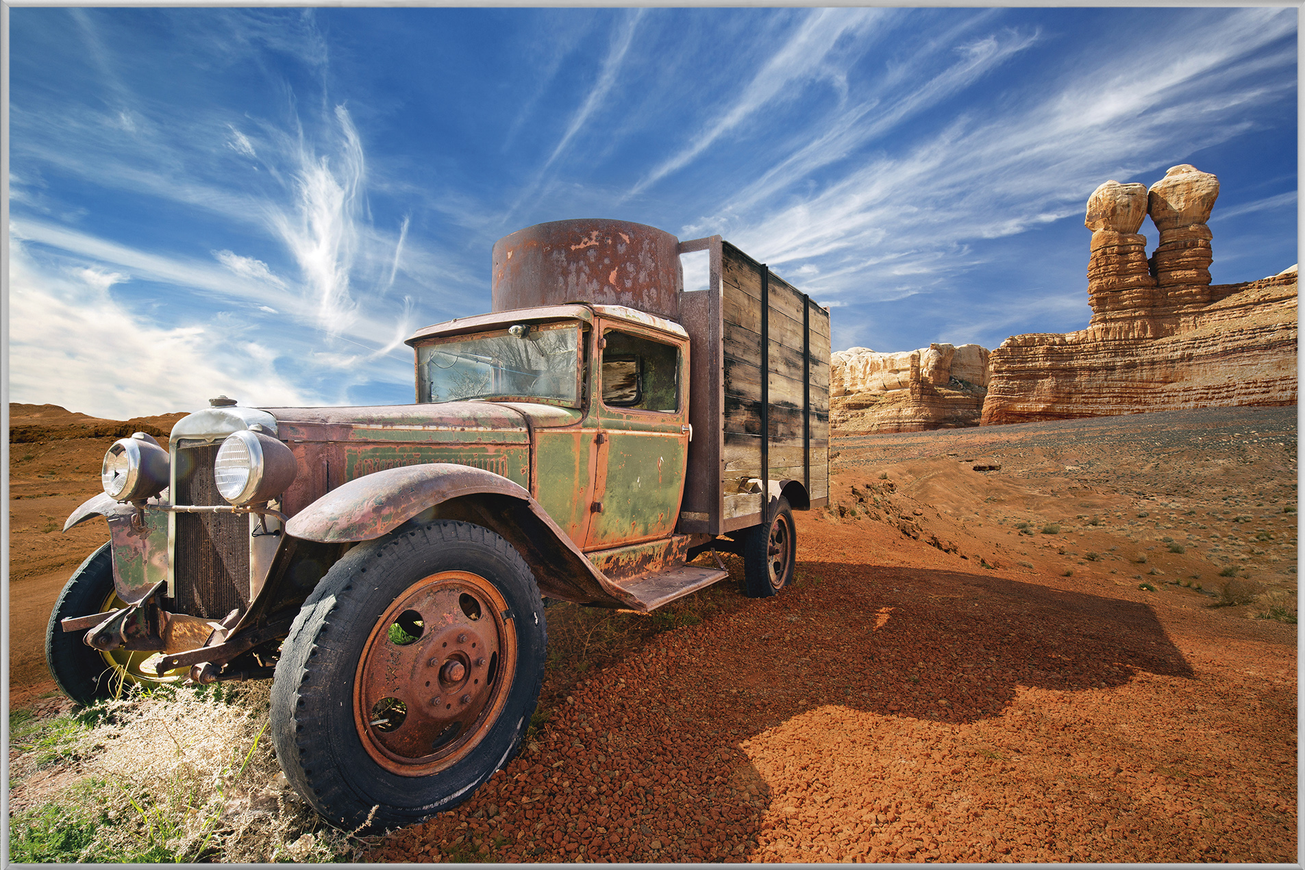 Bild mit Rahmen-Oldtimer in Der Wüste-image LAND