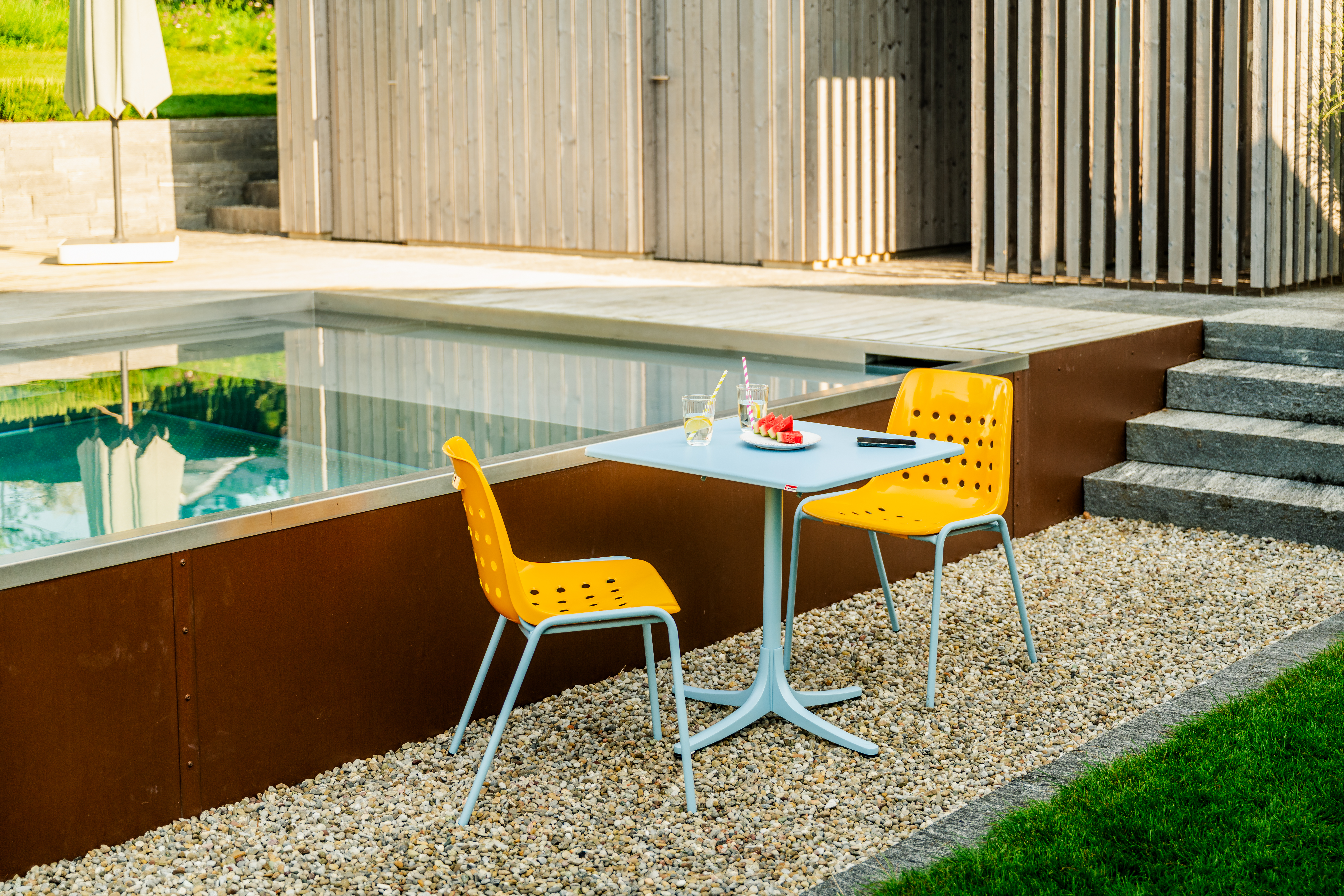 Schaffhausen garden table from Schaffner / Colour: Fir green / Size: 70 x 70 cm