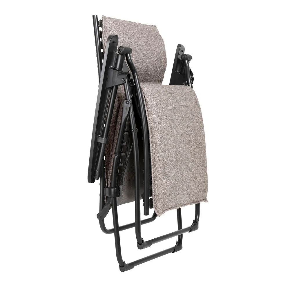 Evolution lounger from Lafuma Mobilier