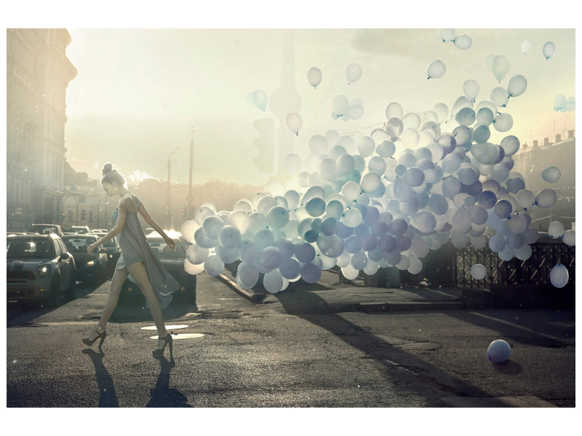 Digitaldruck auf Glas Fancy Girl mit Luftballons image LAND