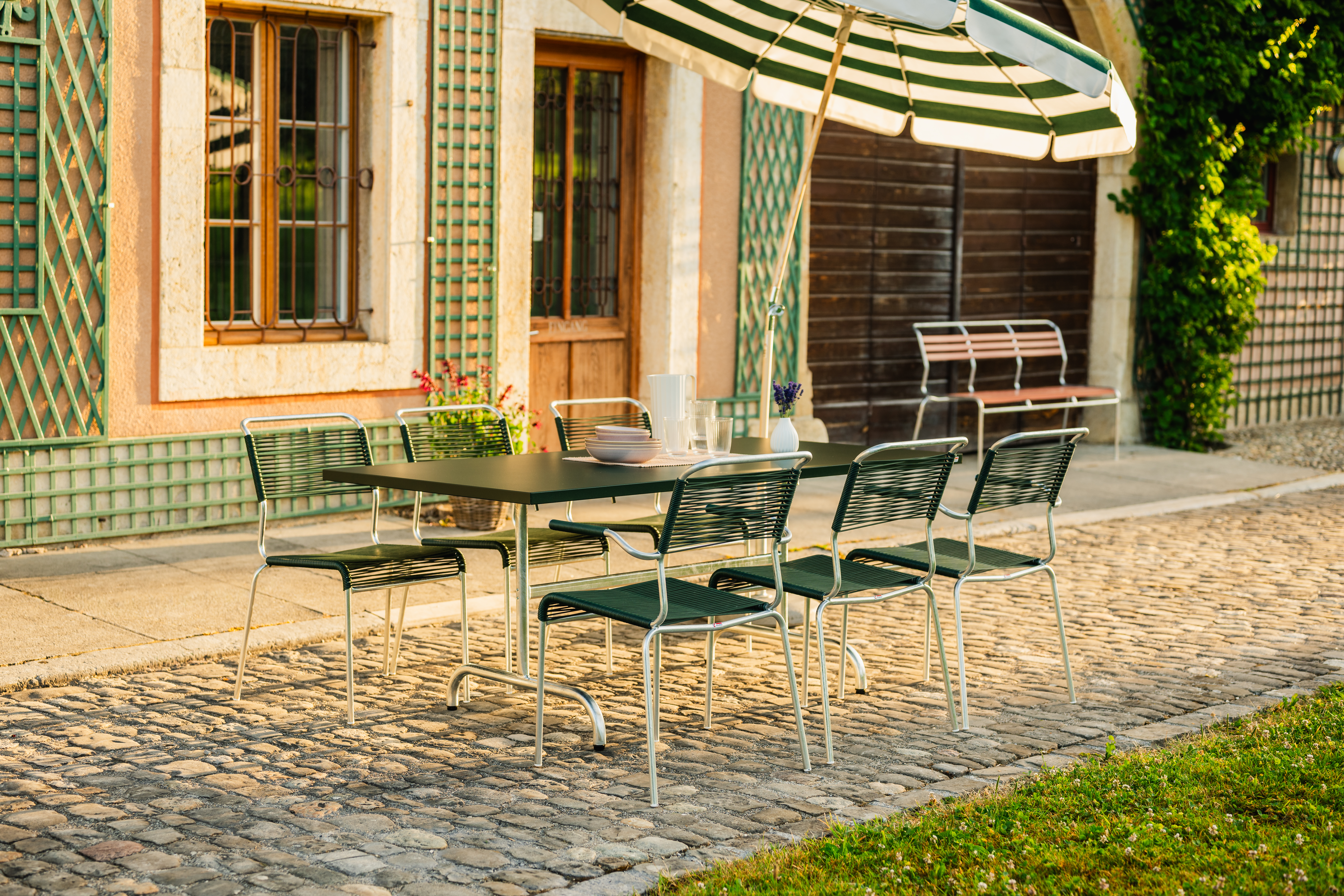 Spaghetti-Stuhl Säntis von Schaffner / Farbe: Orange / Grösse: 44 x 61 cm