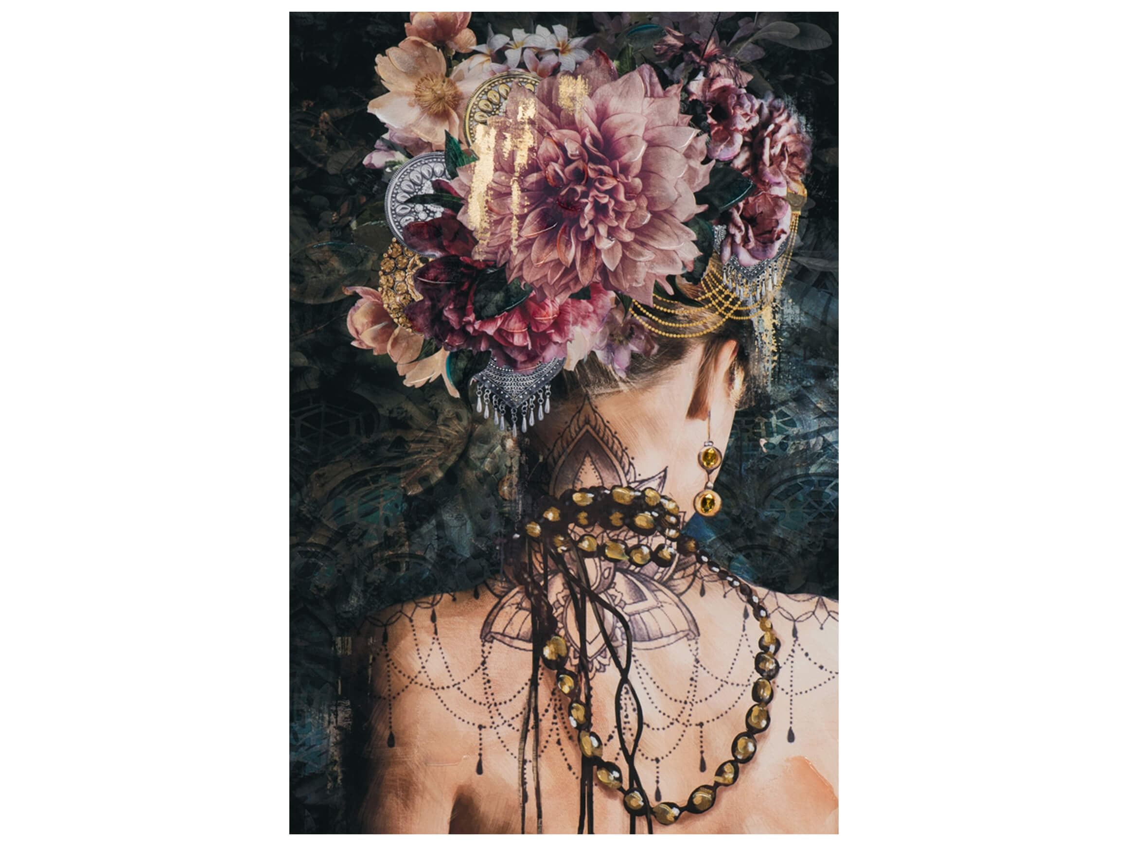 Bild Rückenansicht Geschmückte Schönheit 2 image LAND