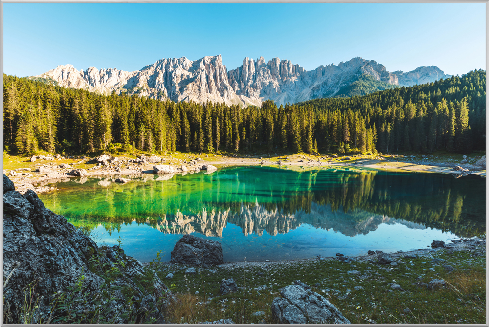 Bild mit Rahmen-Idyllischer Bergsee-image LAND