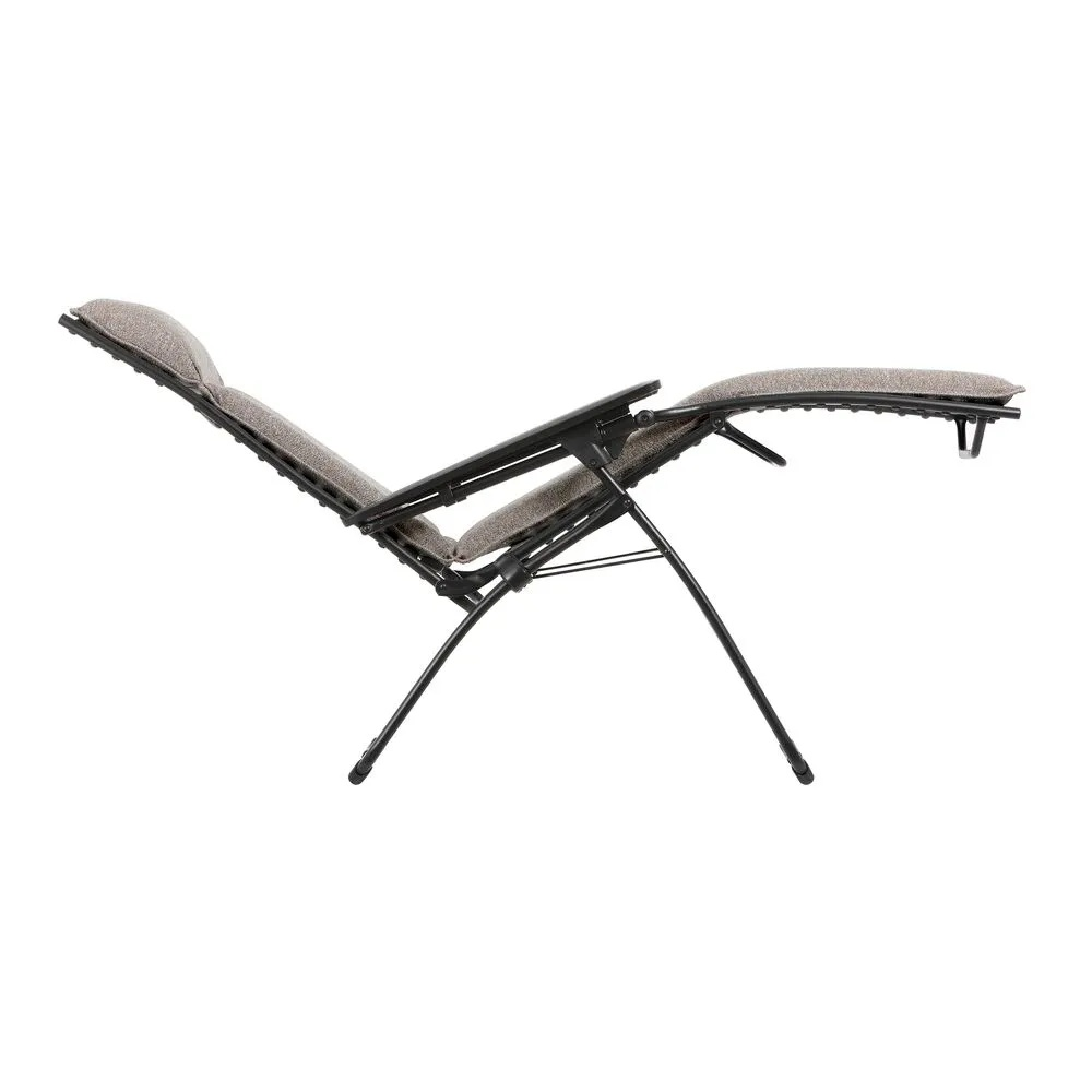 Evolution lounger from Lafuma Mobilier