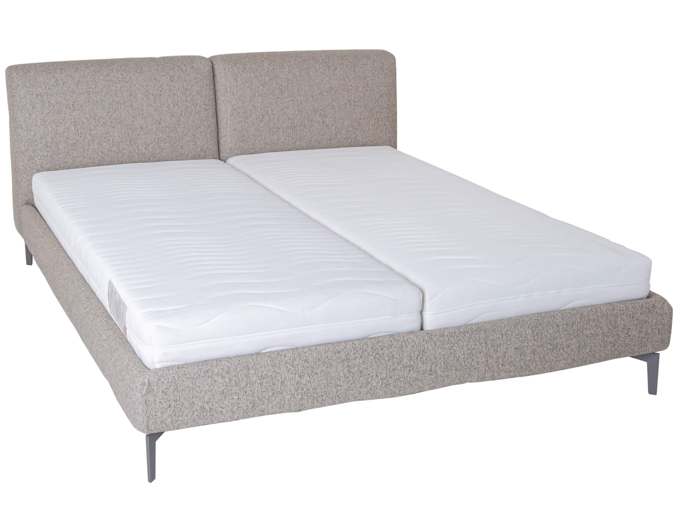 Bett Margot Novamobili / Farbe: Sabbia / Bezugsmaterial: Stoff