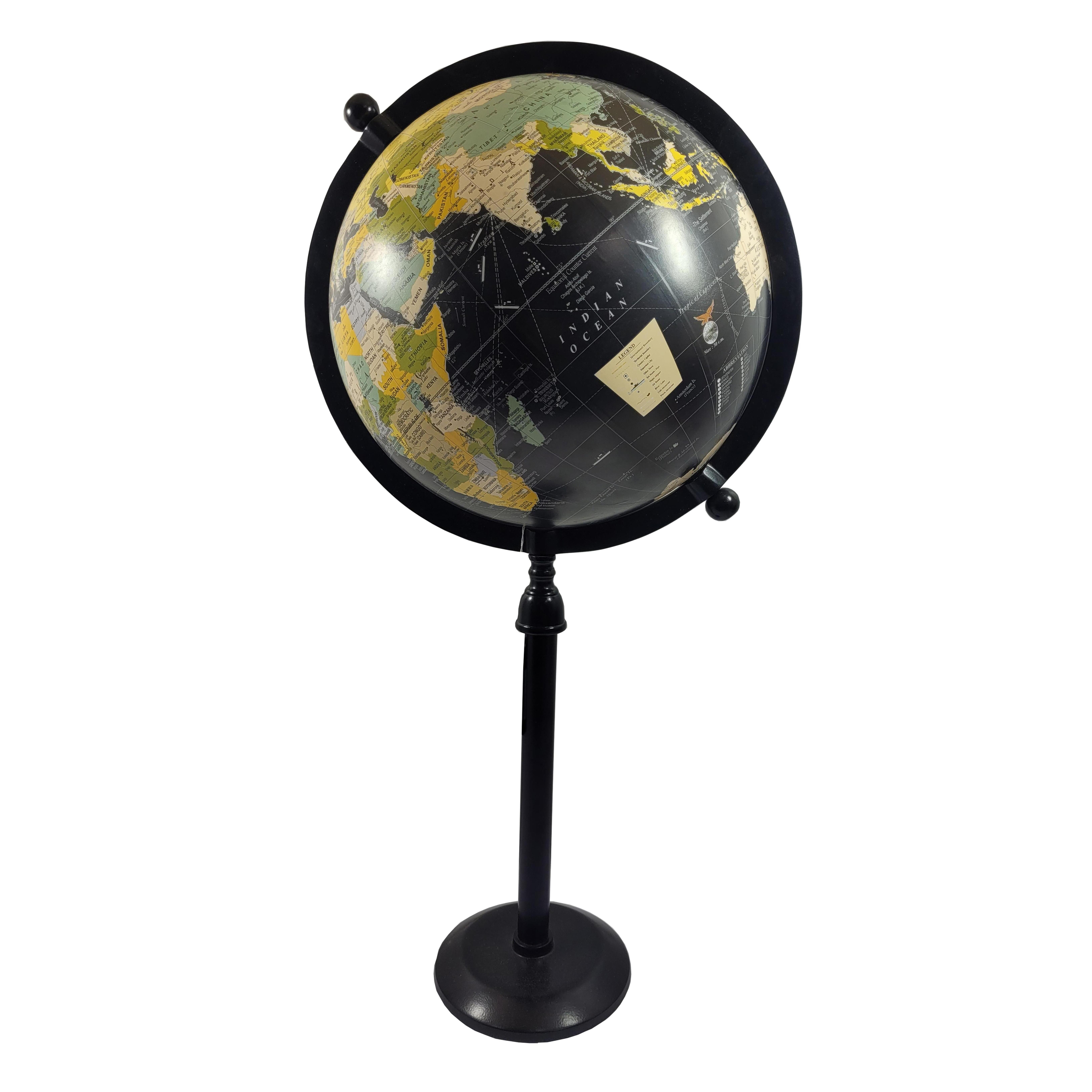 Decofinder Objekt Globus Auf Fuss Schwarz H: 68 cm  | Schubiger Möbel