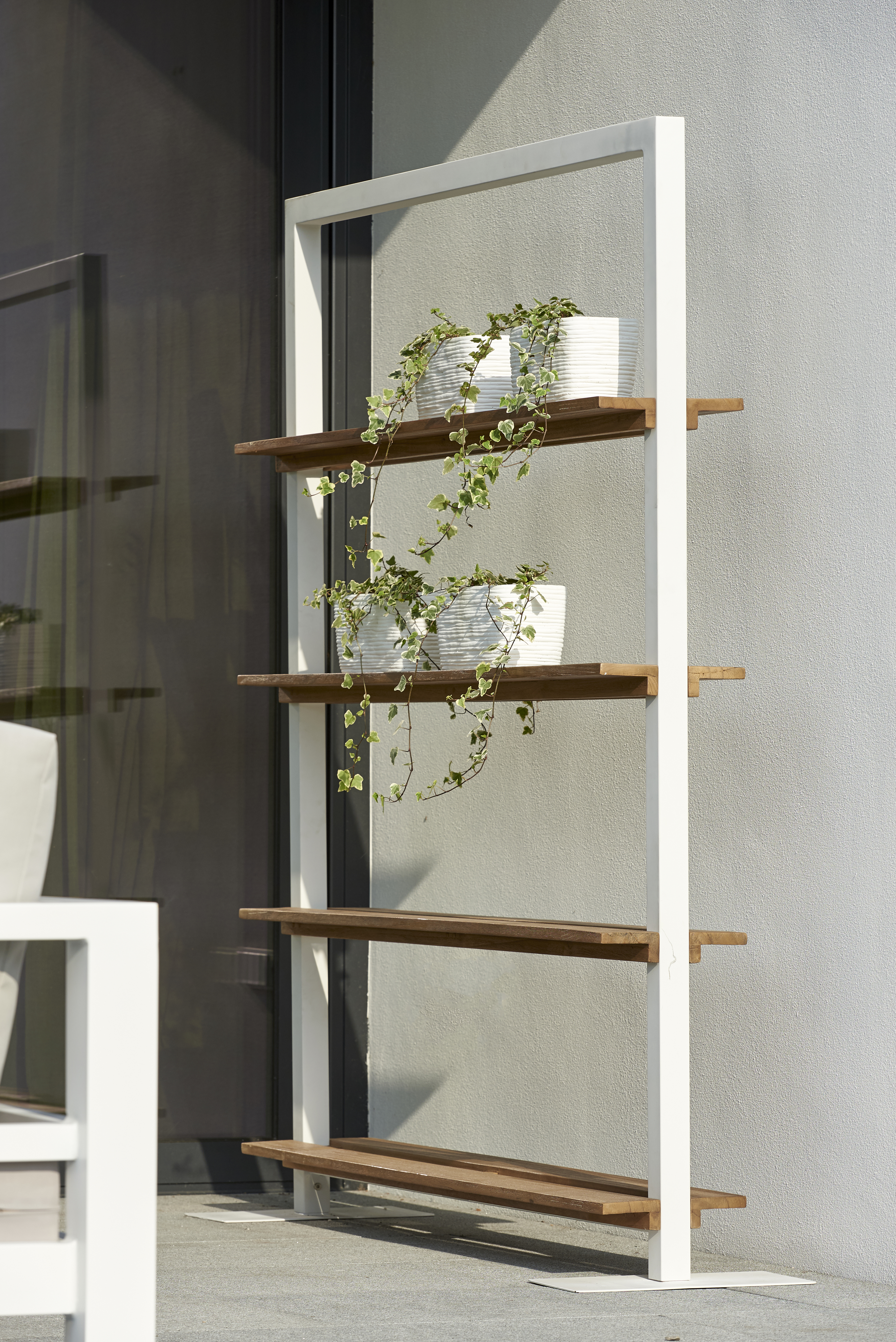 Screen Nanda White Life