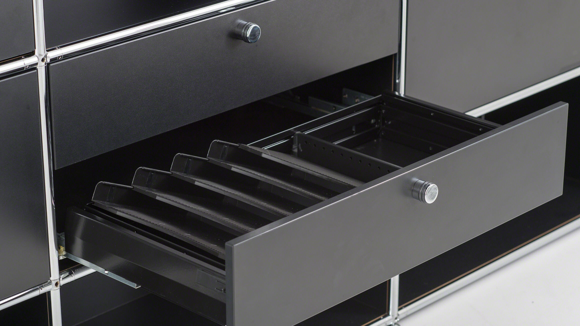 Sideboard Cosmic 20.20, Kunstharz Schwarz, Chrom, b 241