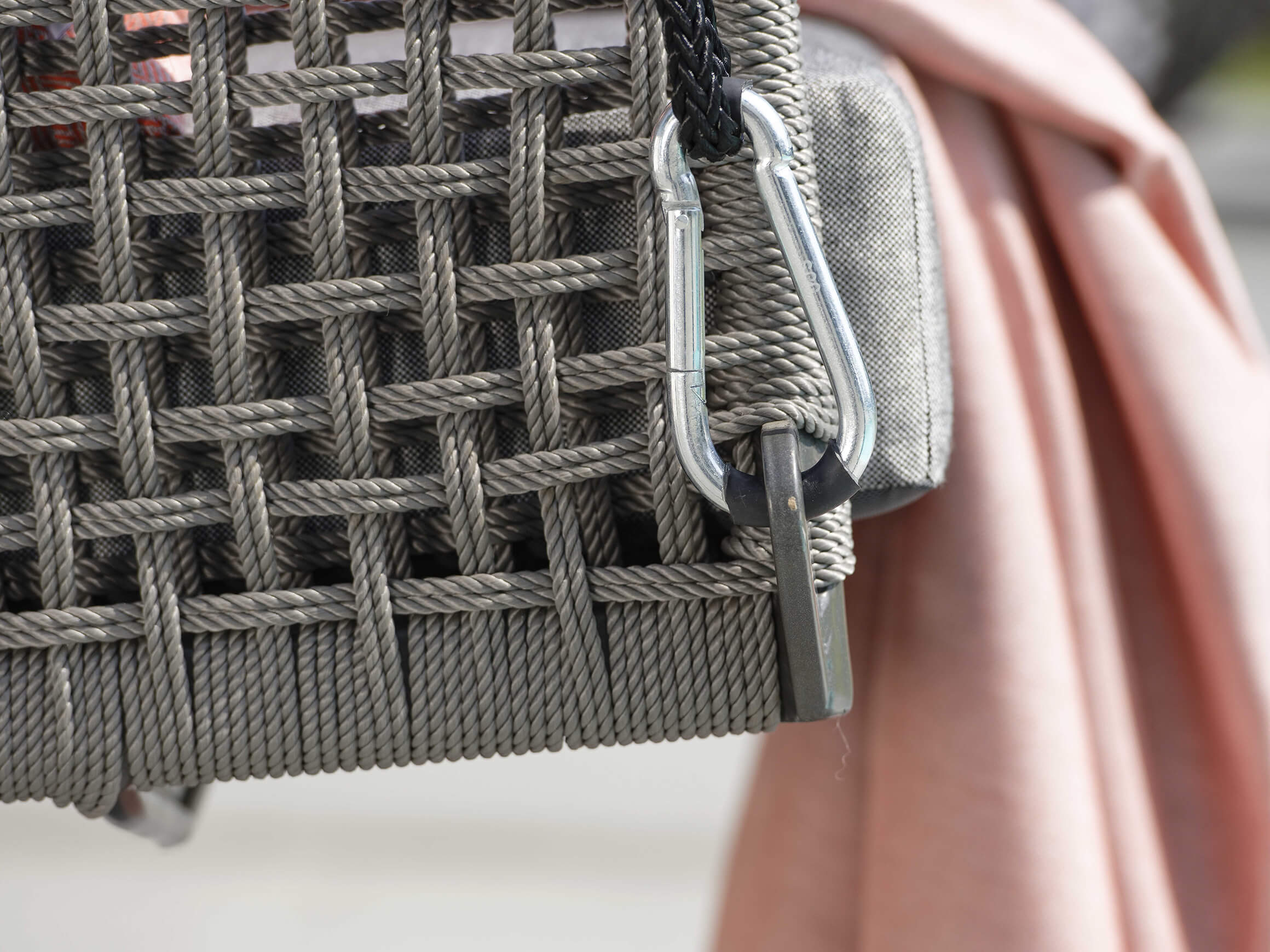 Schaukel Greta Stern / Farbe: Seidengrau / Bezugsmaterial: Polyacryl