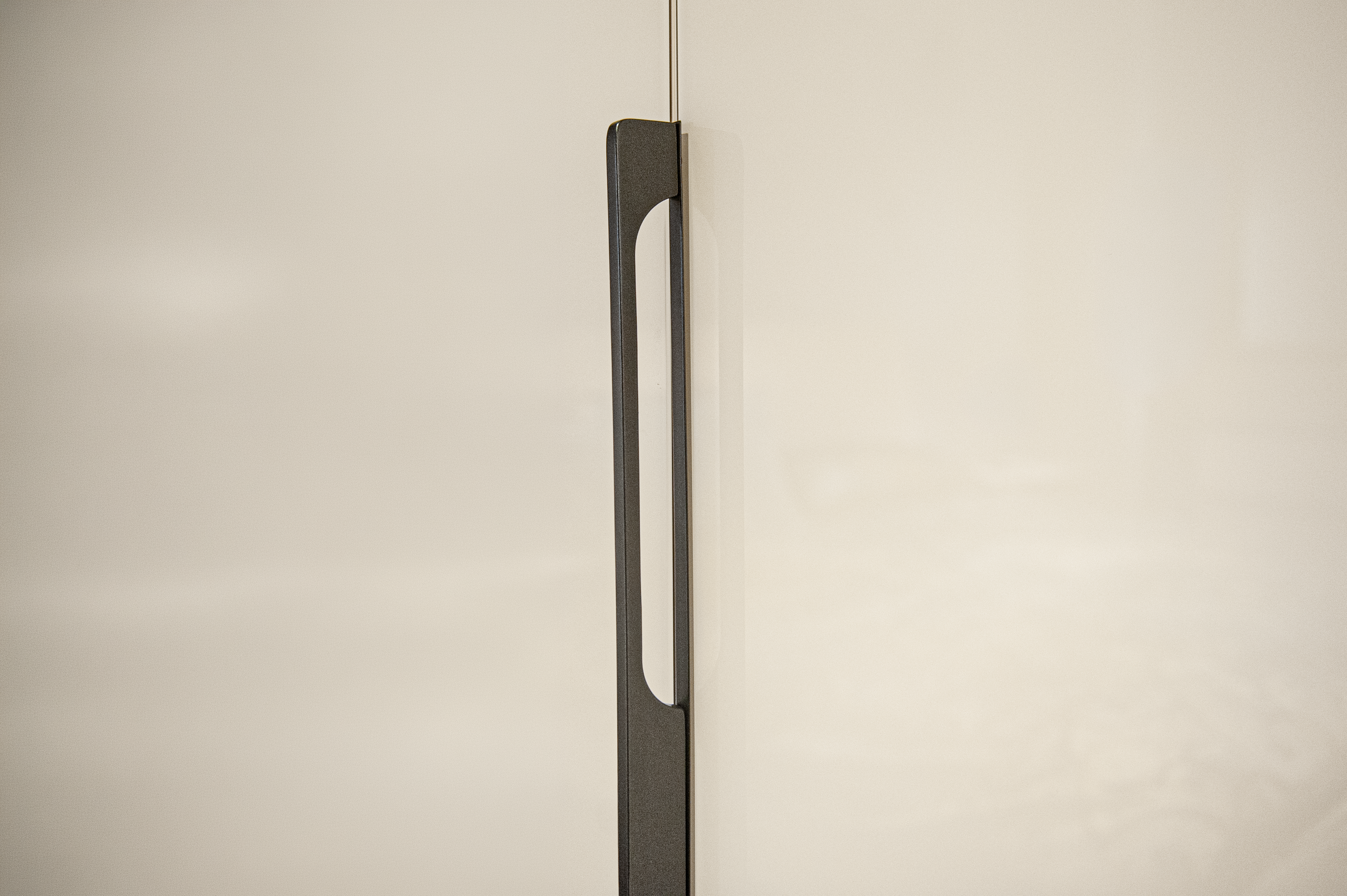 Drehtürenschrank Salvatore Staud / Farbe: Elfenbein