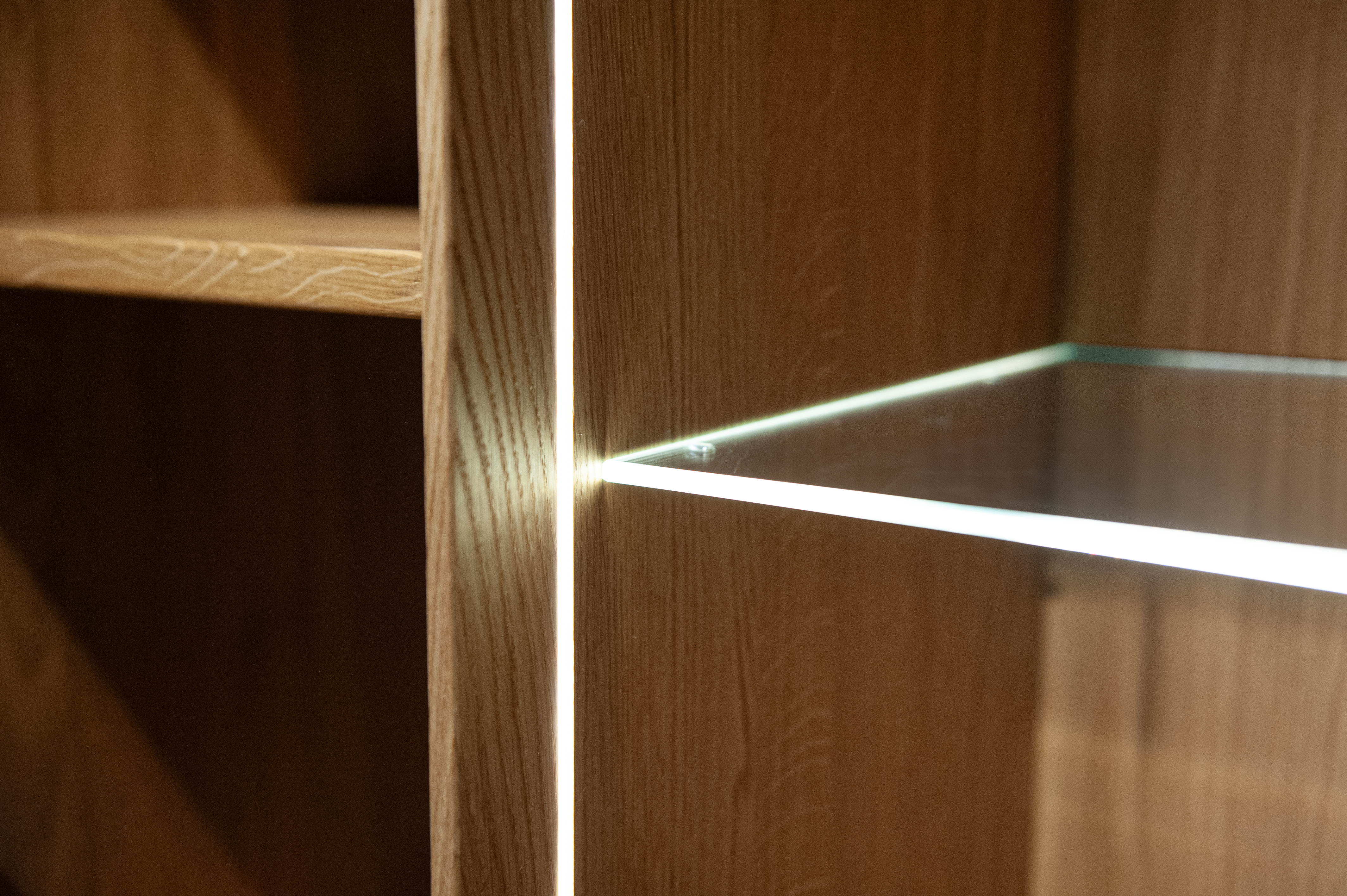 Vitrine Filligno Team 7 / Farbe: Eiche