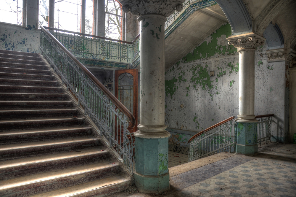 Alubild-Lost Place Treppenhaus 1-image LAND