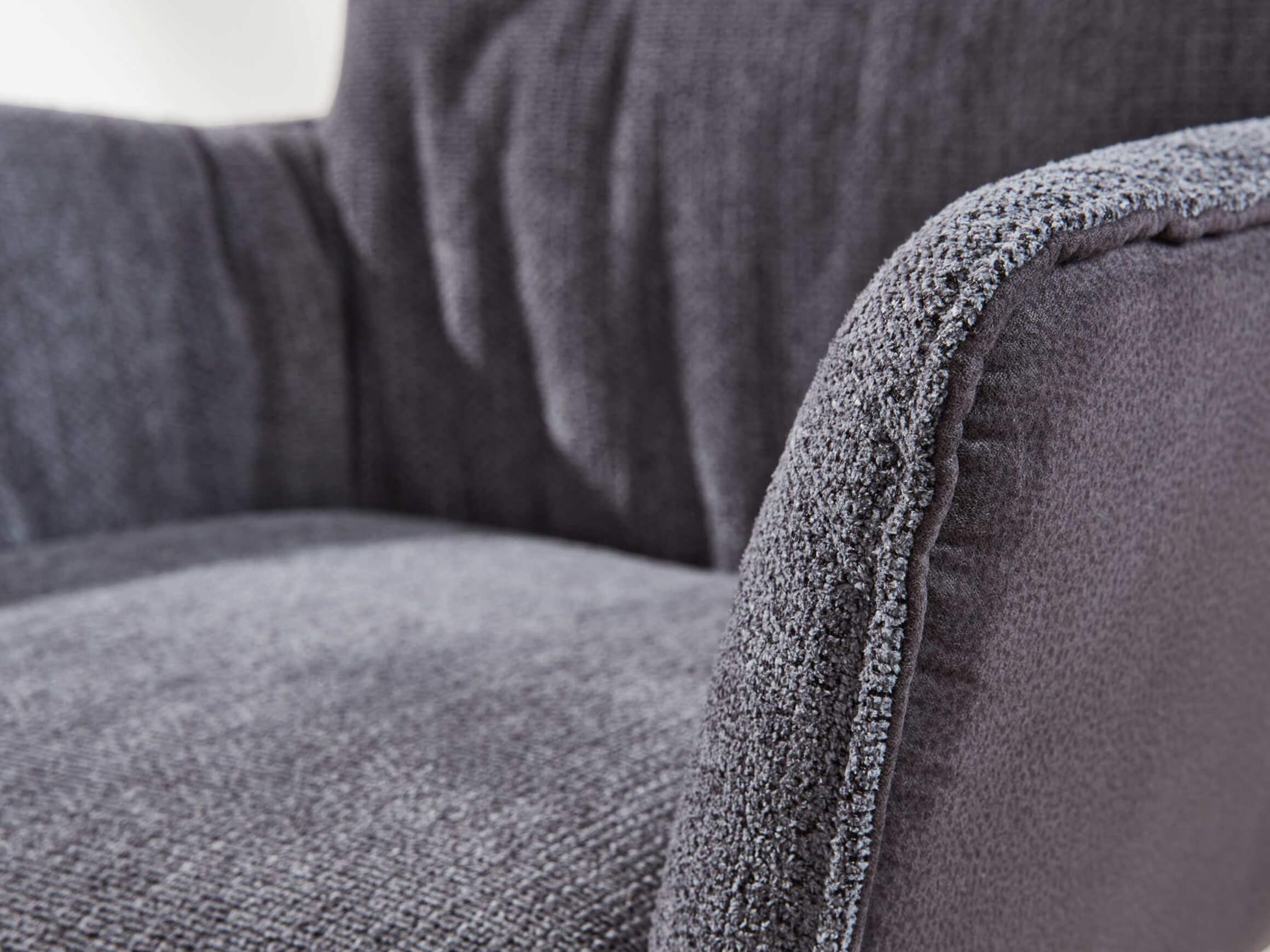 Drehstuhl Pancho Eiche Massiv Niehoff / Farbe: Graphit / Bezugsmaterial: Microfaser Stoff