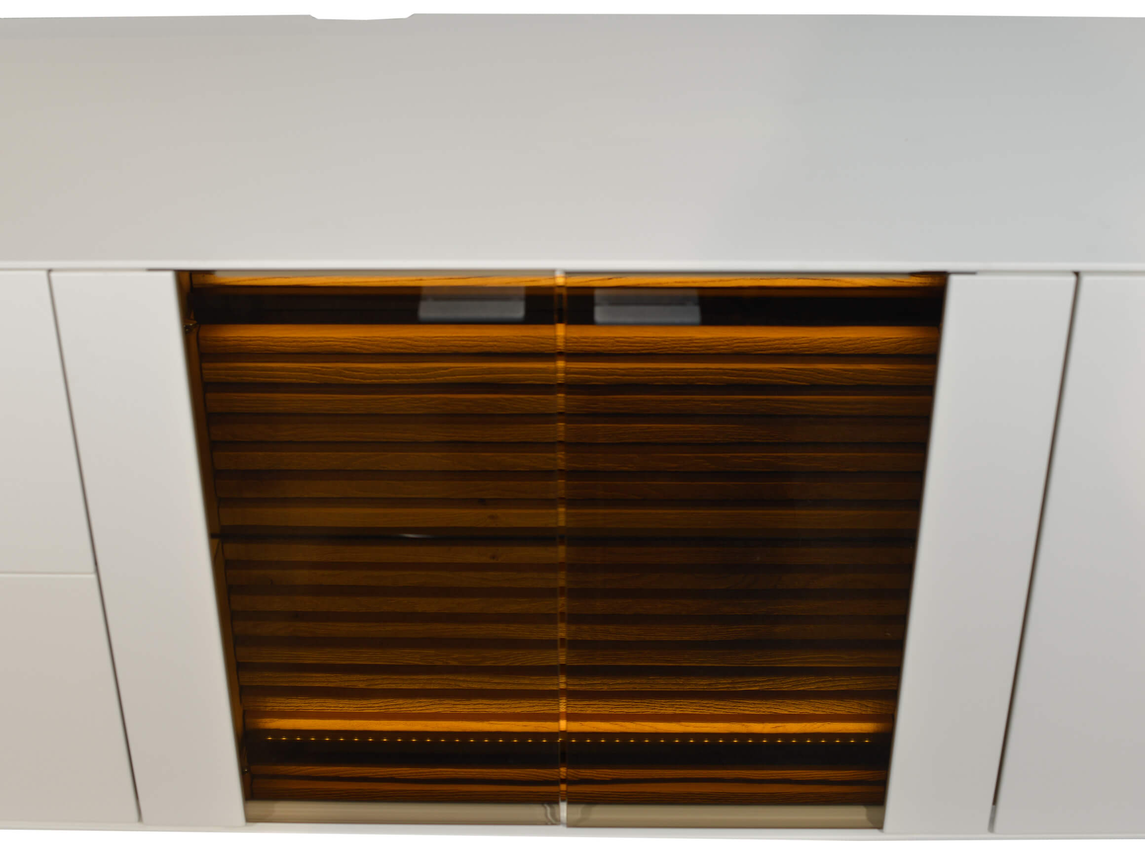 Lowbaord Yonna Hartmann