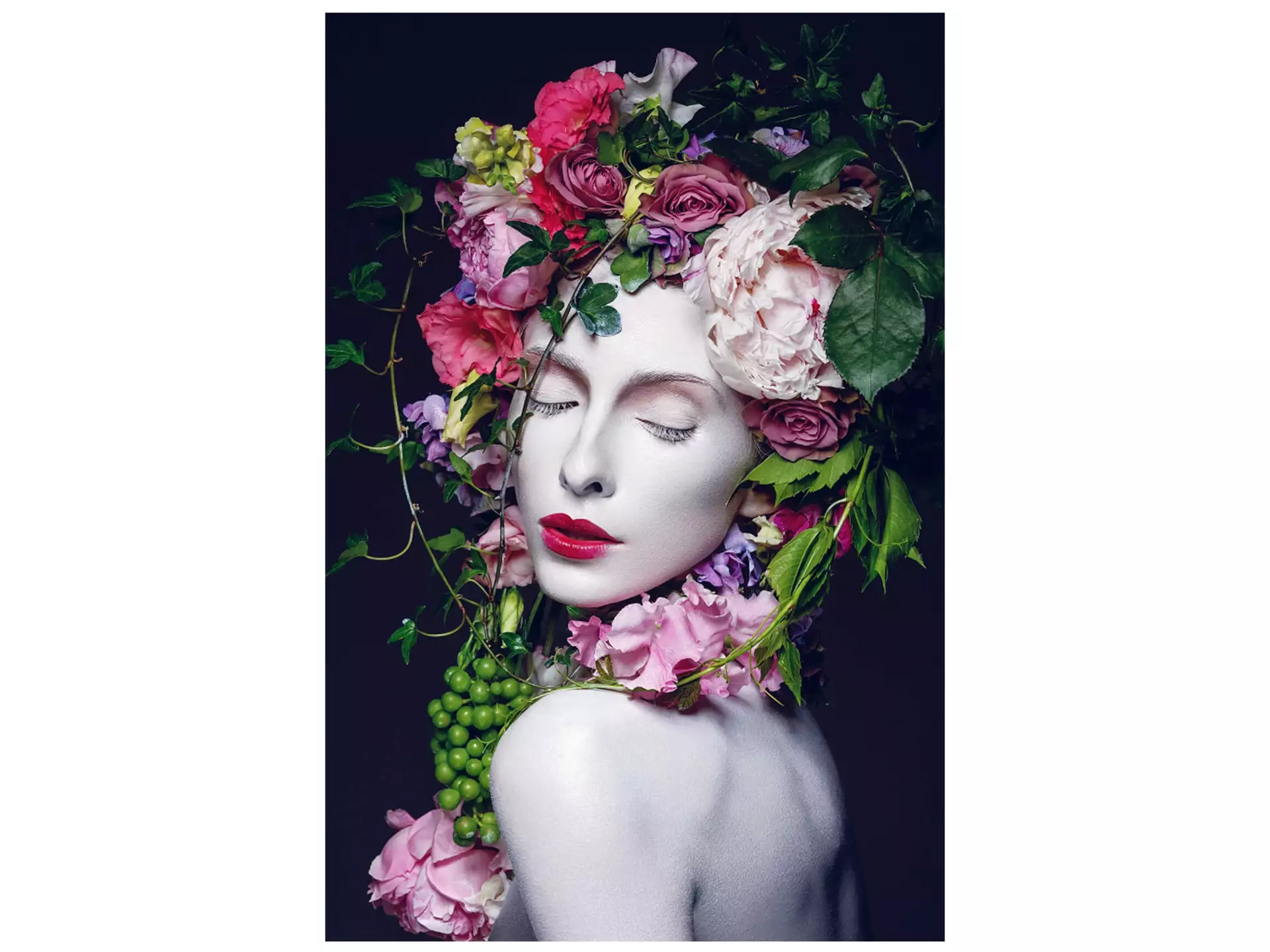 Digitaldruck auf Glas Hübsche Frau mit Blumen Perücke image LAND
