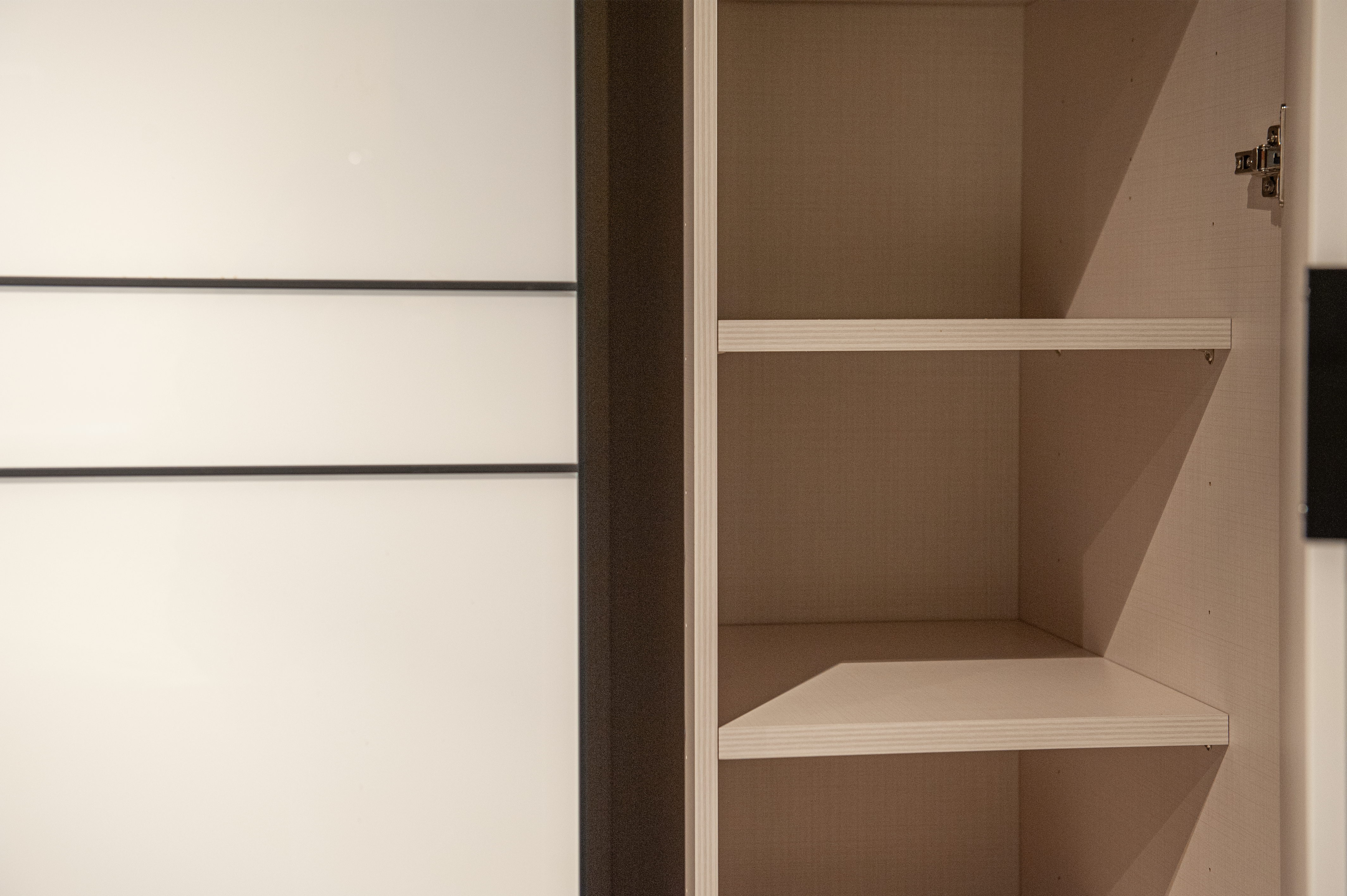 Drehtürenschrank Exenio Staud / Farbe: Weiss