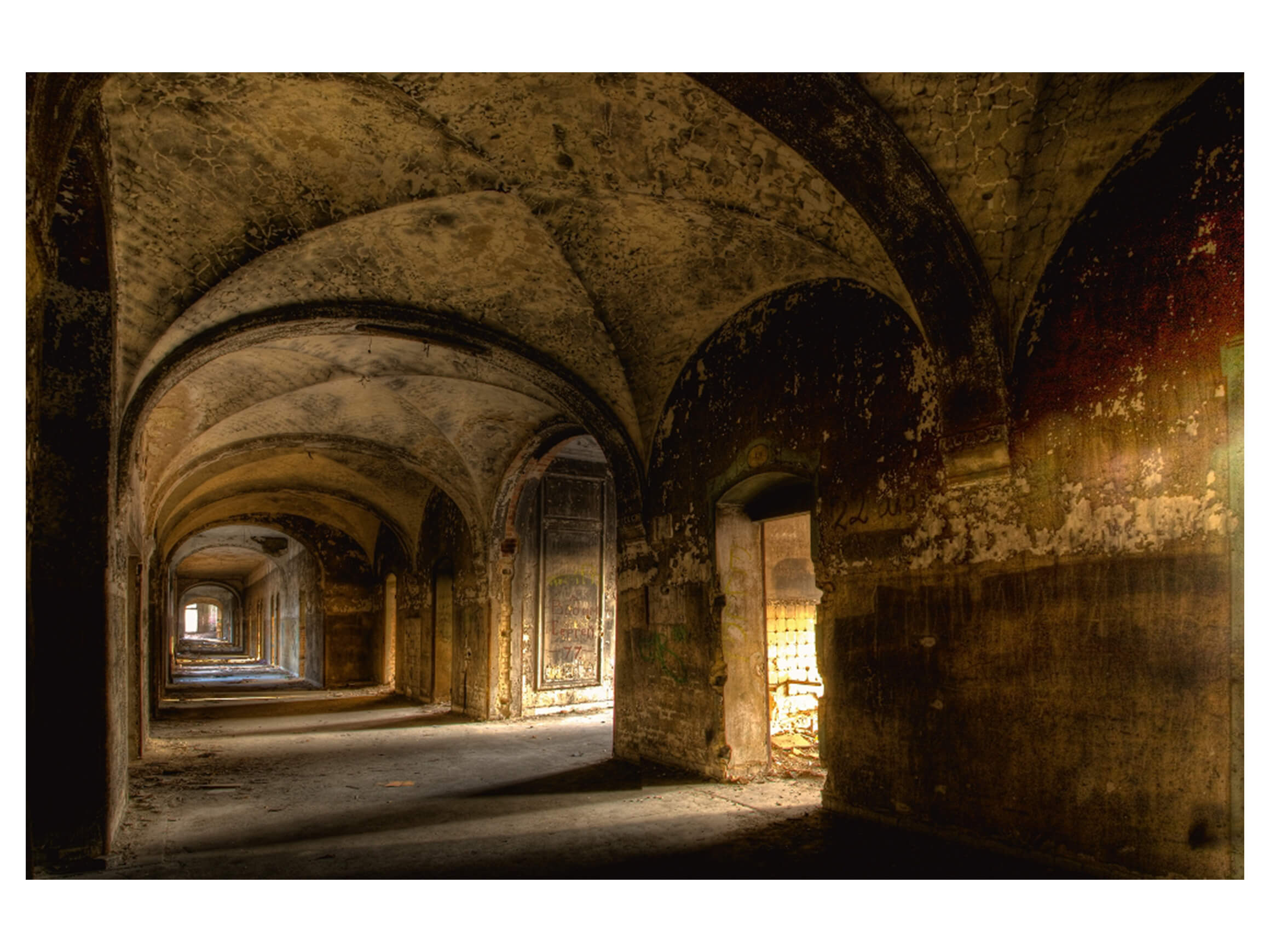 Digitaldruck auf Acrylglas Lost Place Gewölbe image LAND / Grösse: 120 x 80 cm