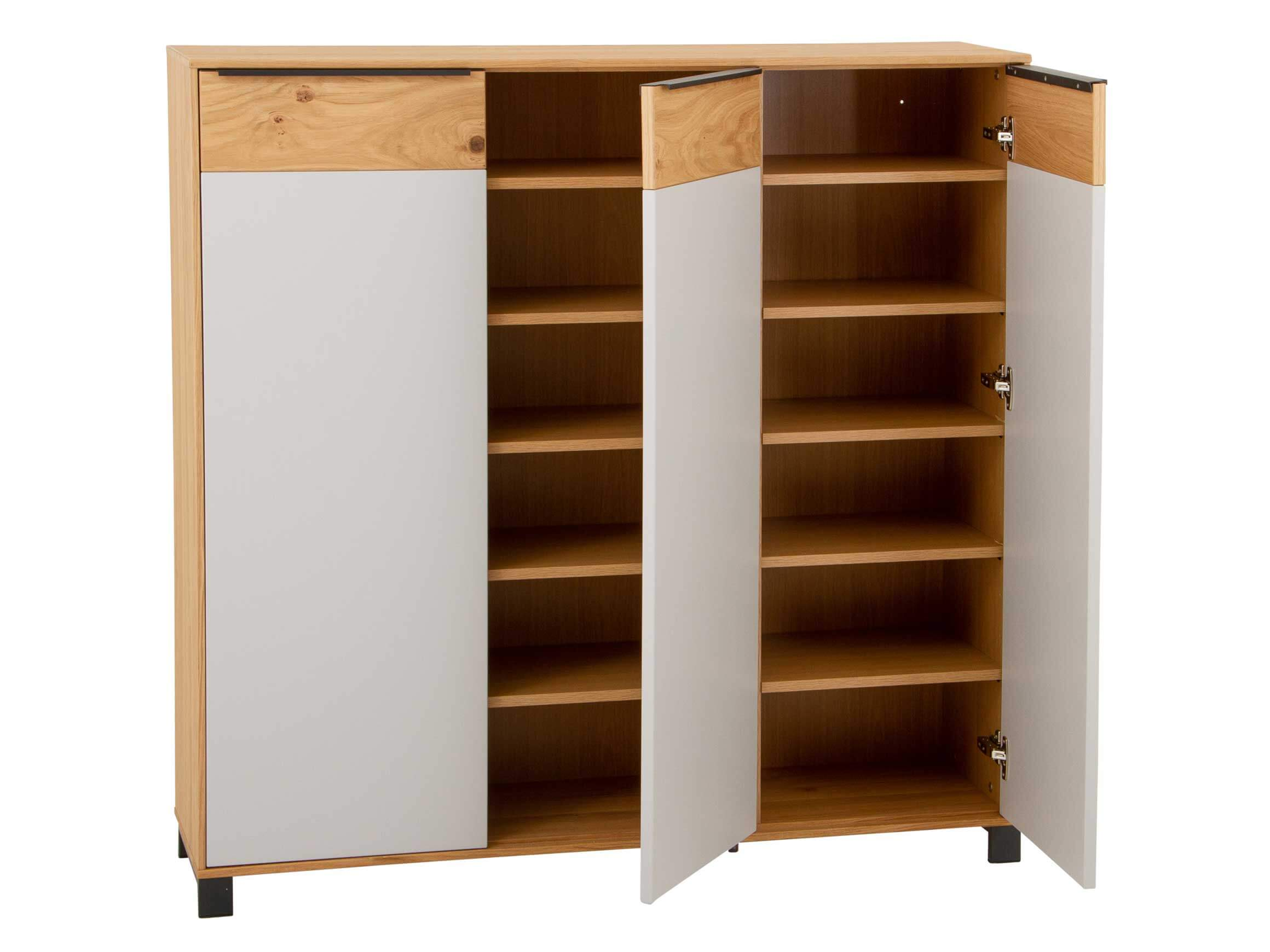 Garderobe Salomon Voss