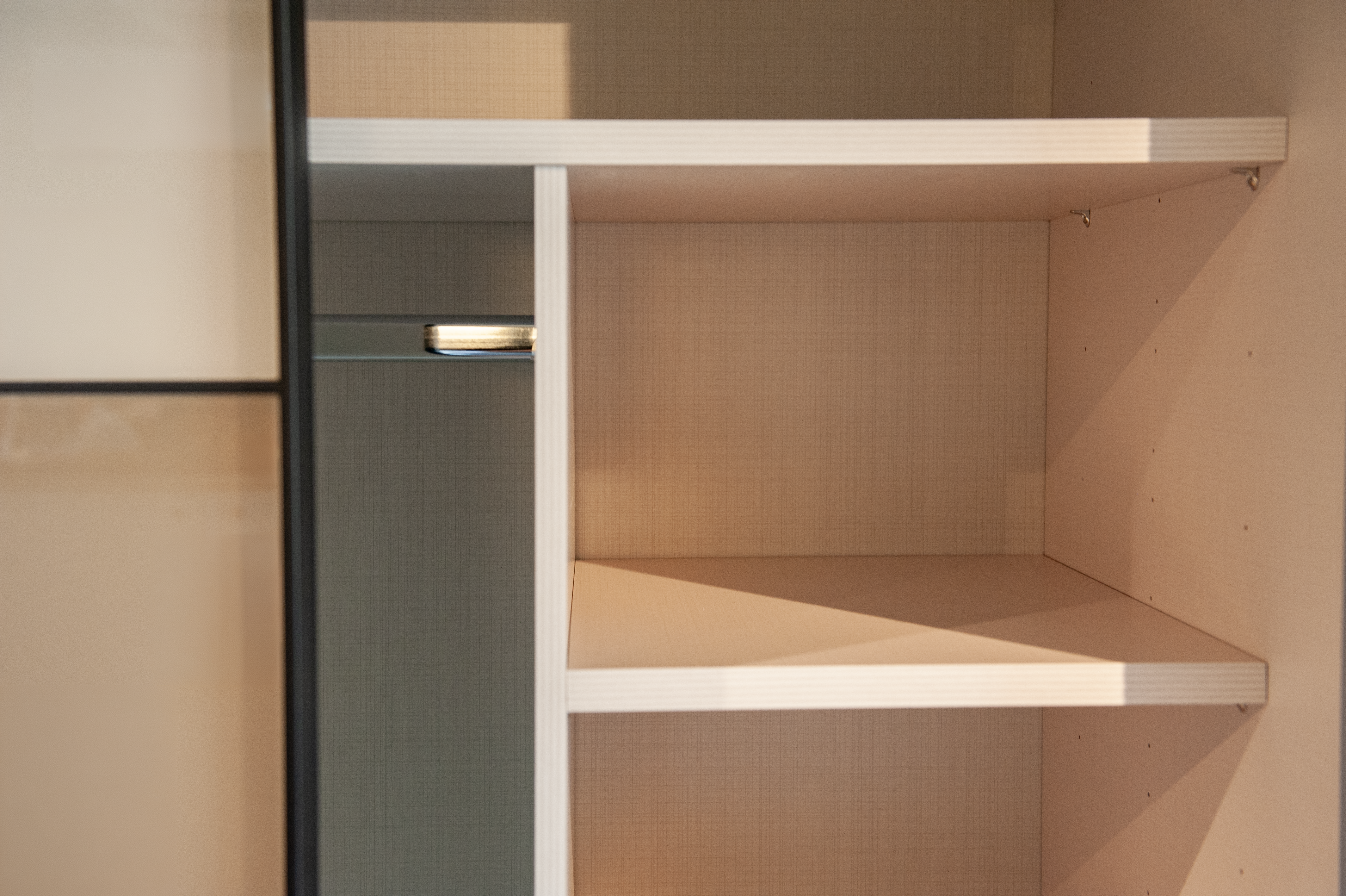 Schwebetürenschrank-Ioannis-Staud