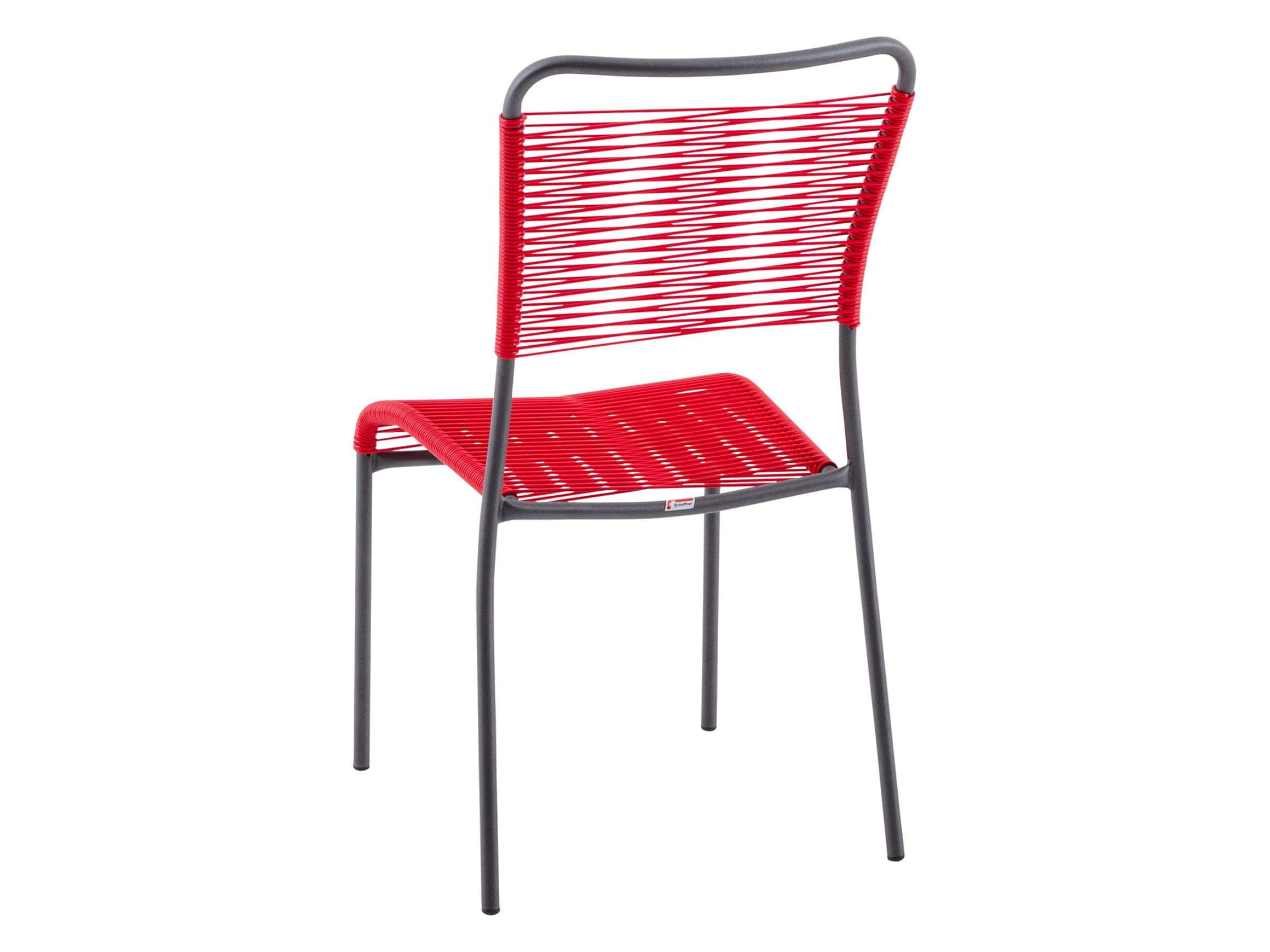 Chaise spaghetti Mendrisio de Schaffner / Couleur : rouge / Dimensions : 45 x 60 cm
