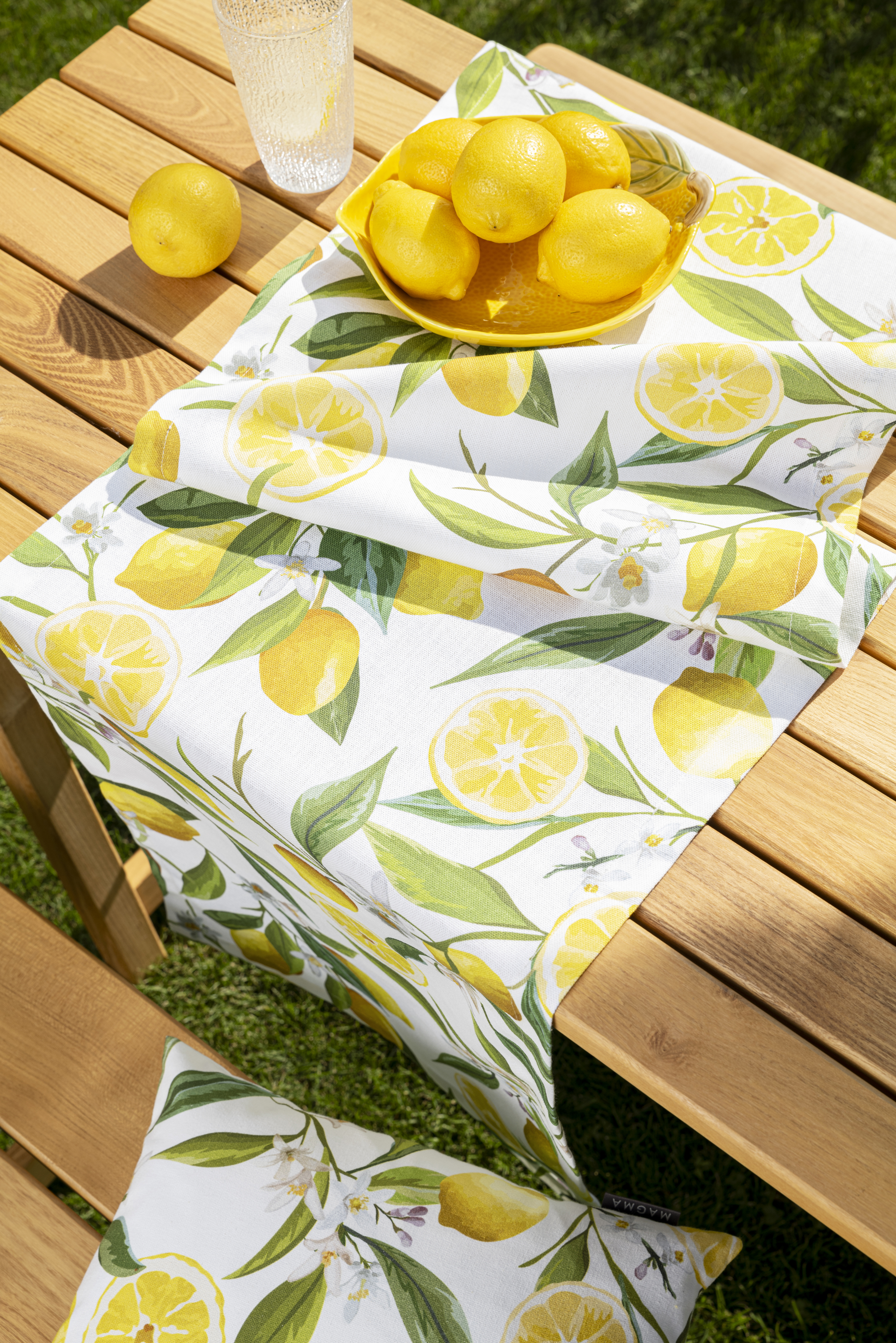 Frutta table runner, lime W: 40 cm Magma