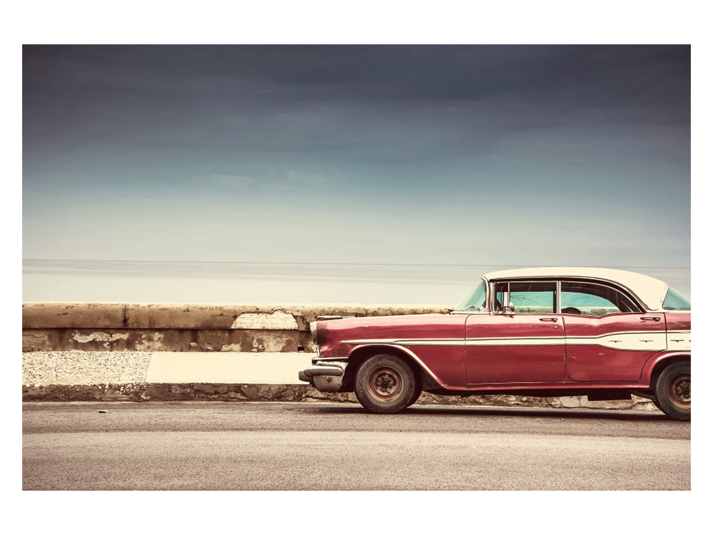 Digitaldruck auf Acrylglas Roter Oldtimer image LAND / Grösse: 120 x 80 cm