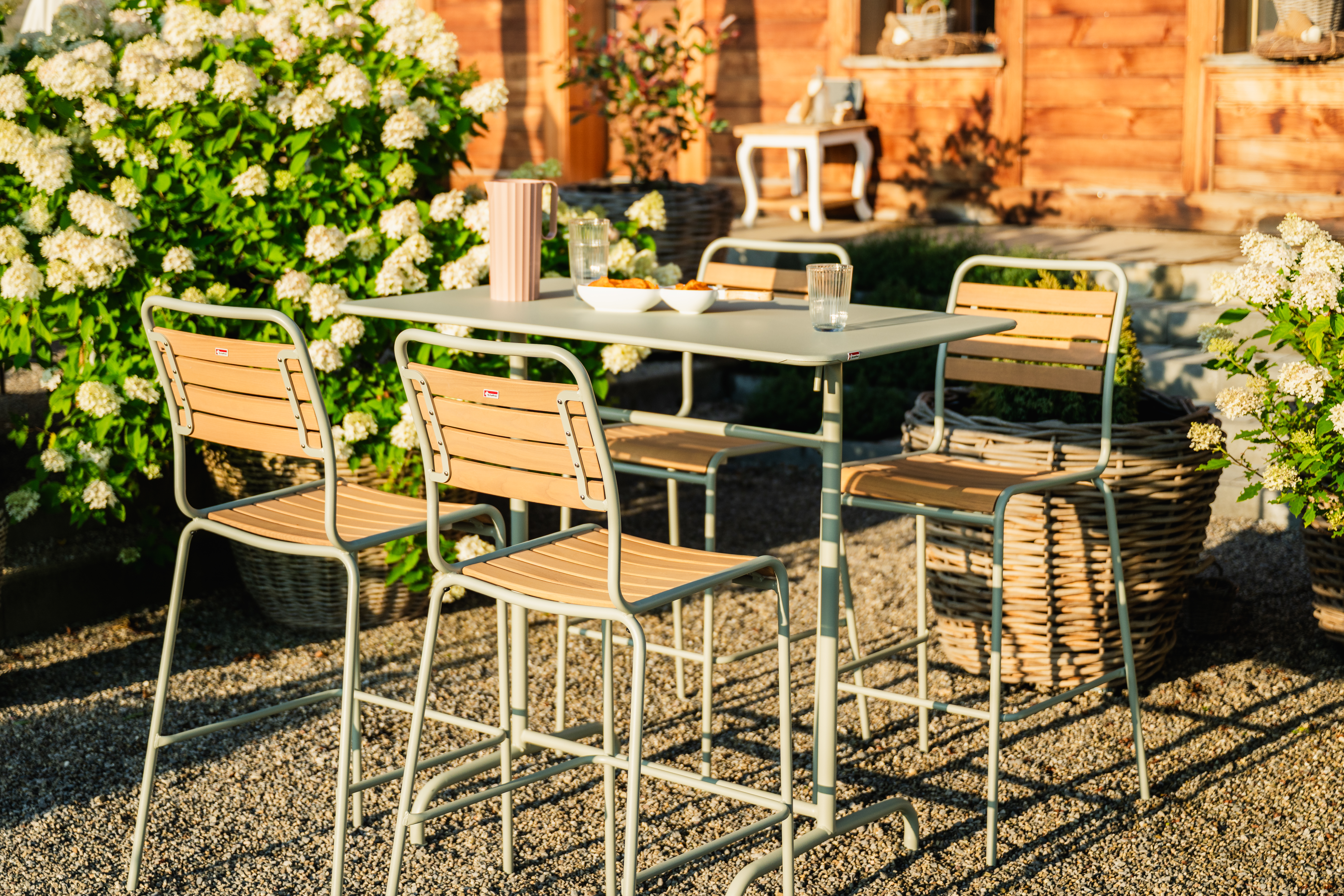 Rigi metal bar table from Schaffner / Colour: Orange / Size: 120 x 70 cm