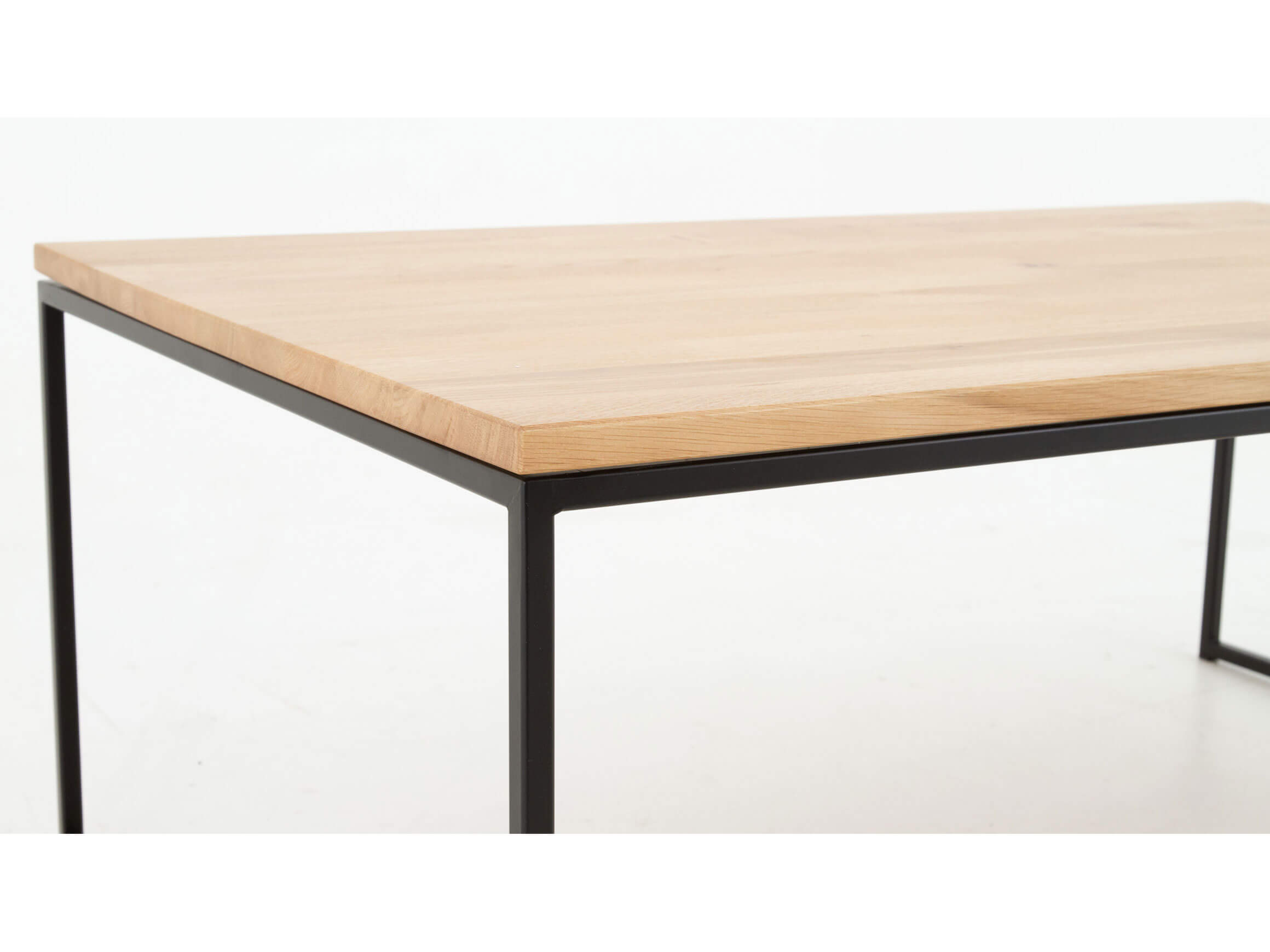 Couchtisch Flüela, Holzplatte Eiche, Gestell Schwarz