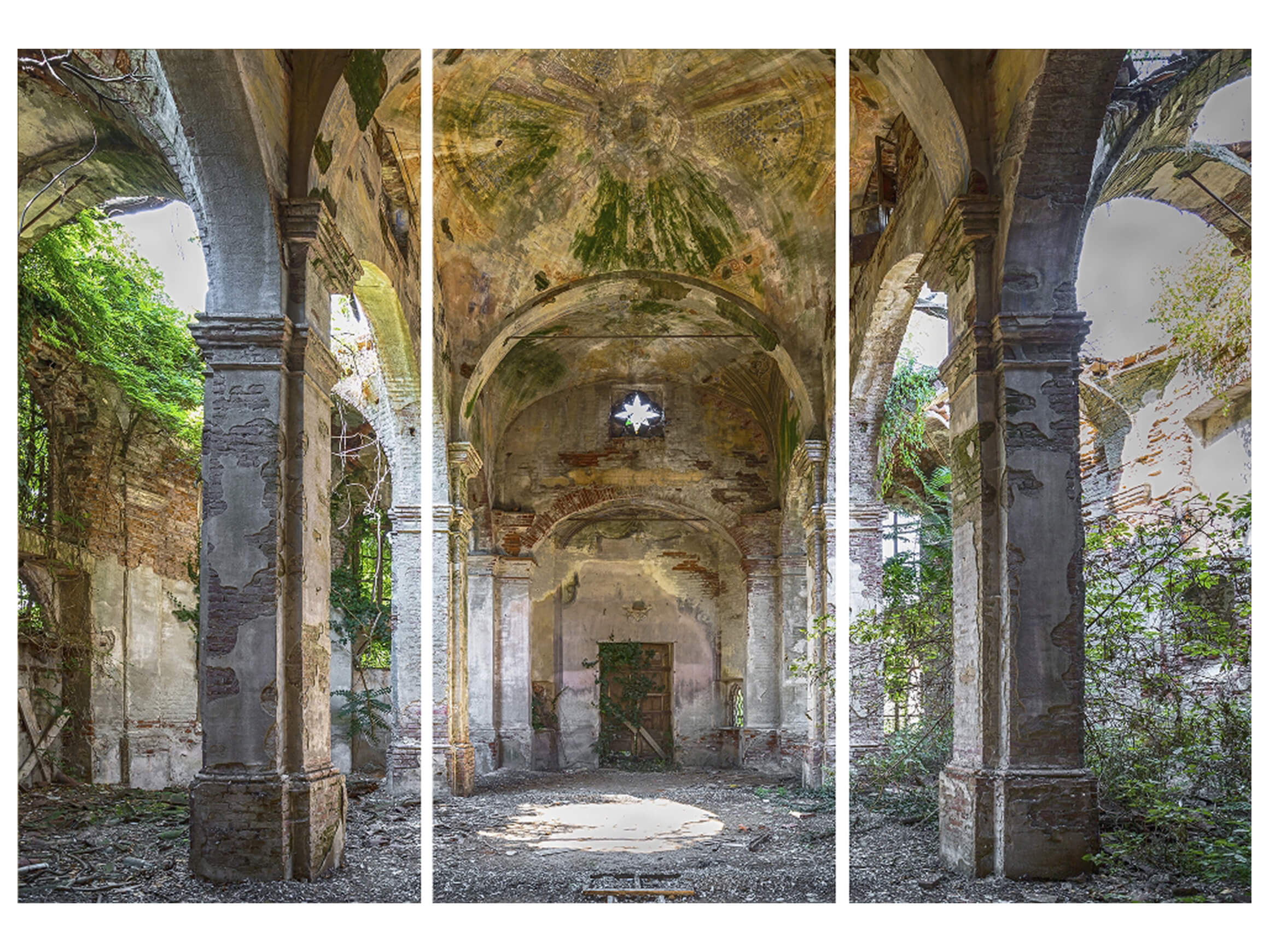 Digitaldruck auf Acrylglas Tryptichon - Verlassener Flur 2 image LAND