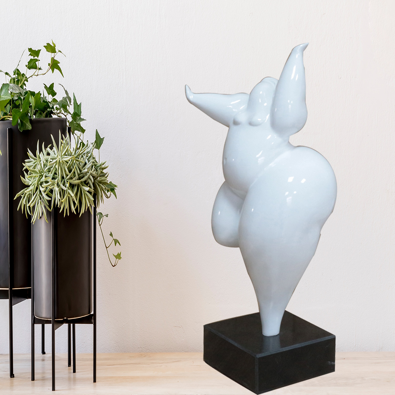 Skulptur-Happy Grace-image LAND
