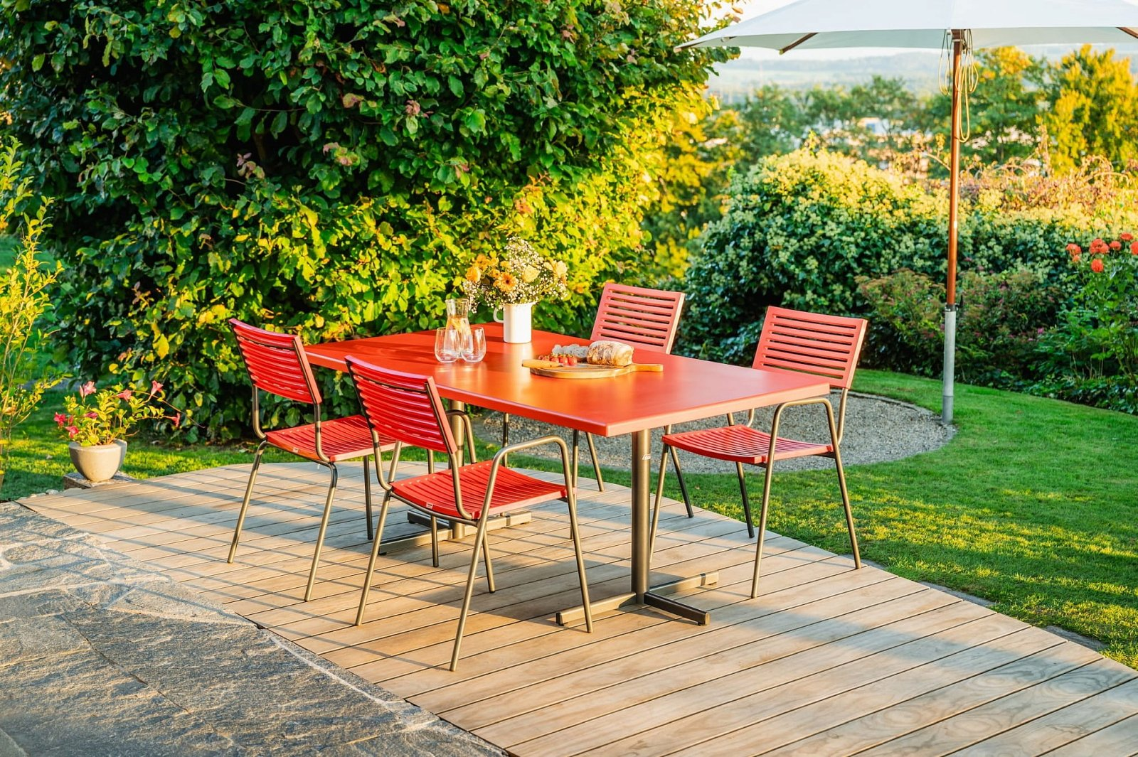 Gartenstuhl Lamello von Schaffner / Farbe: Pastellsand / Grösse: 56 x 59 cm