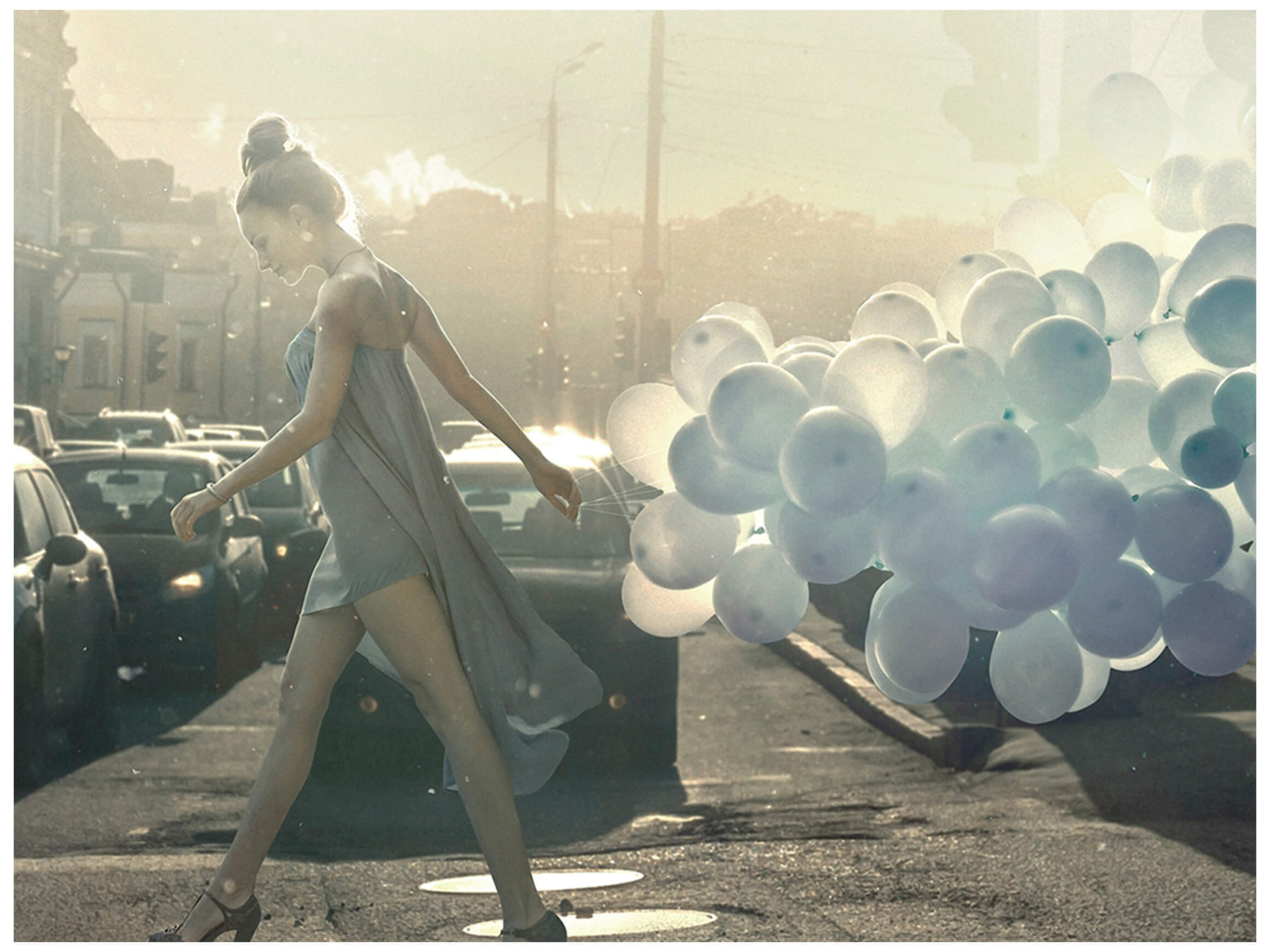 Digitaldruck auf Glas Fancy Girl mit Luftballons image LAND