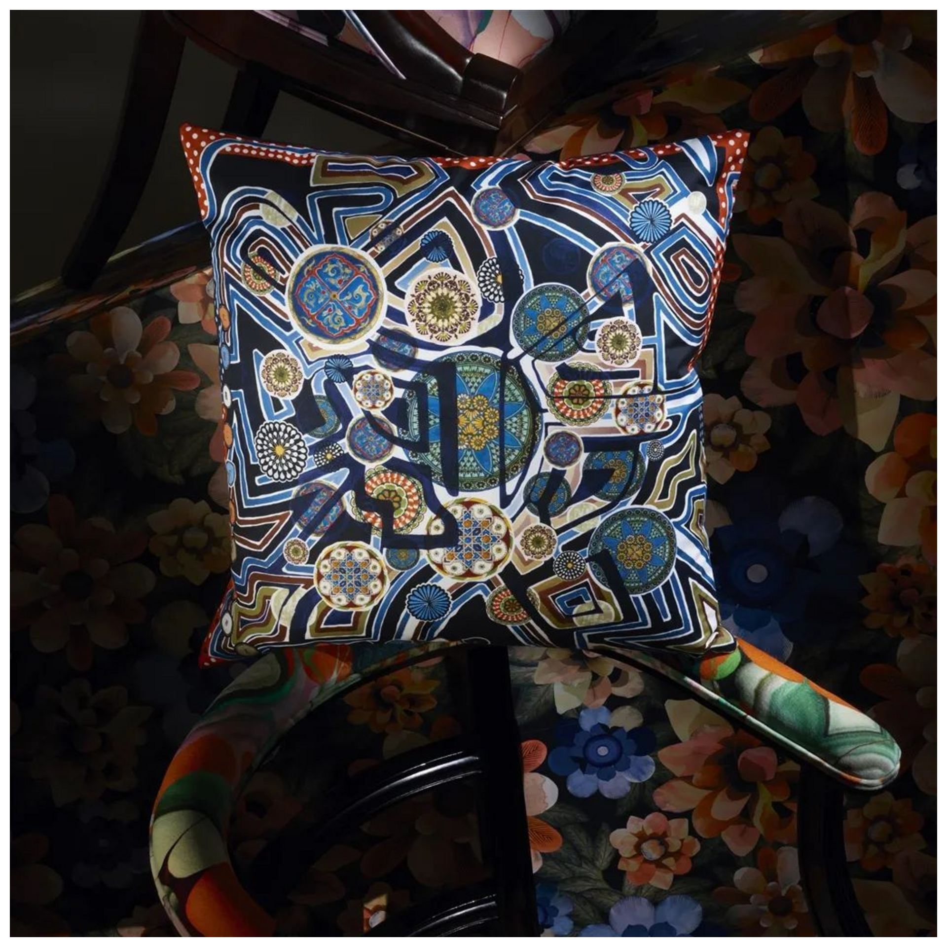 Kissen Omnitribe - Azur Designers Guild / Farbe: Mehrfarbig von Christian Lacroix Kissen Omnitribe - Azur Designers Guild / Farbe: Mehrfarbig von Christian Lacroix