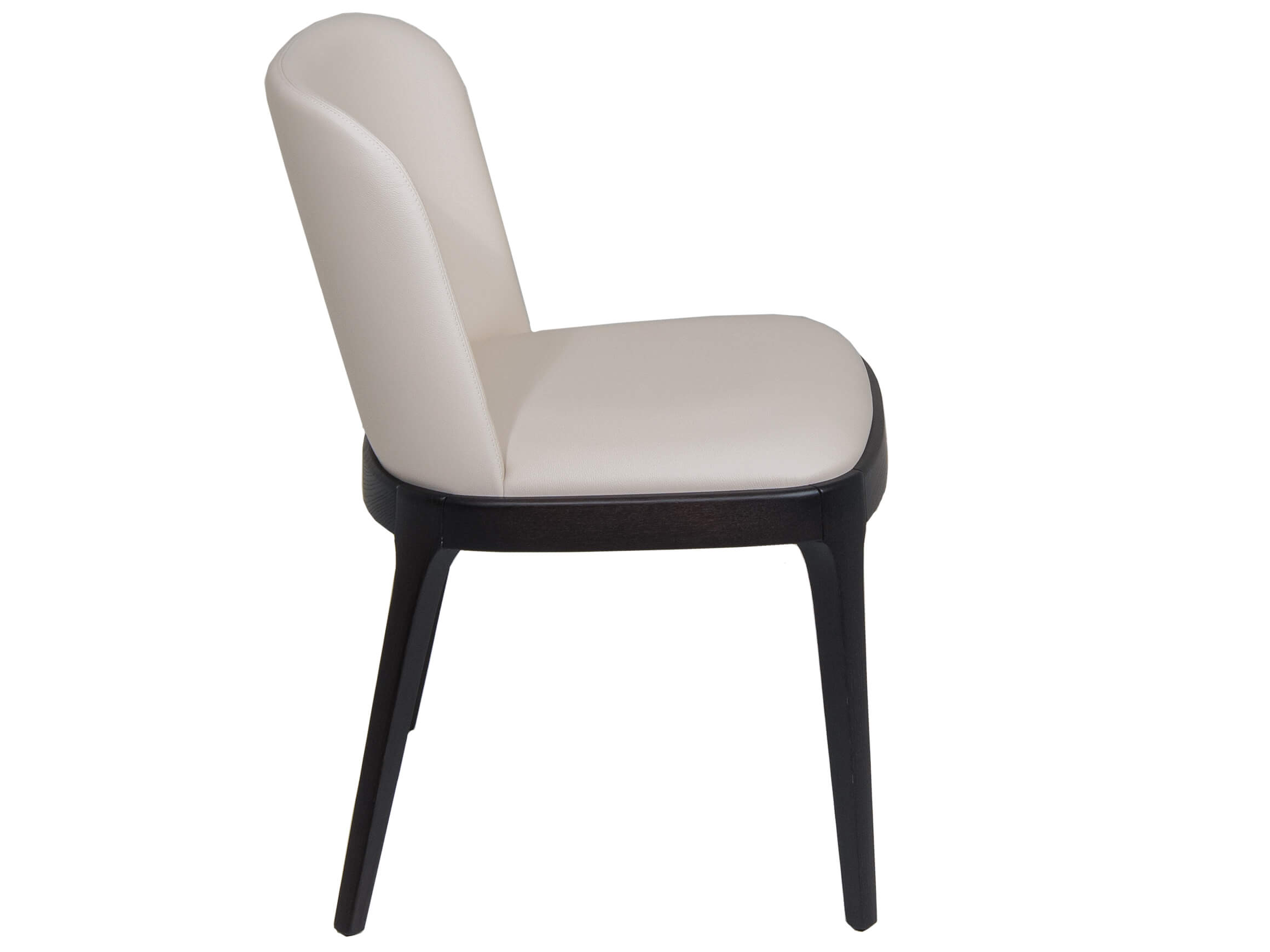 Stuhl Magda Cattelan/ Farbe: Beige / Material: Leder / Masse (BxT) :53x55 cm