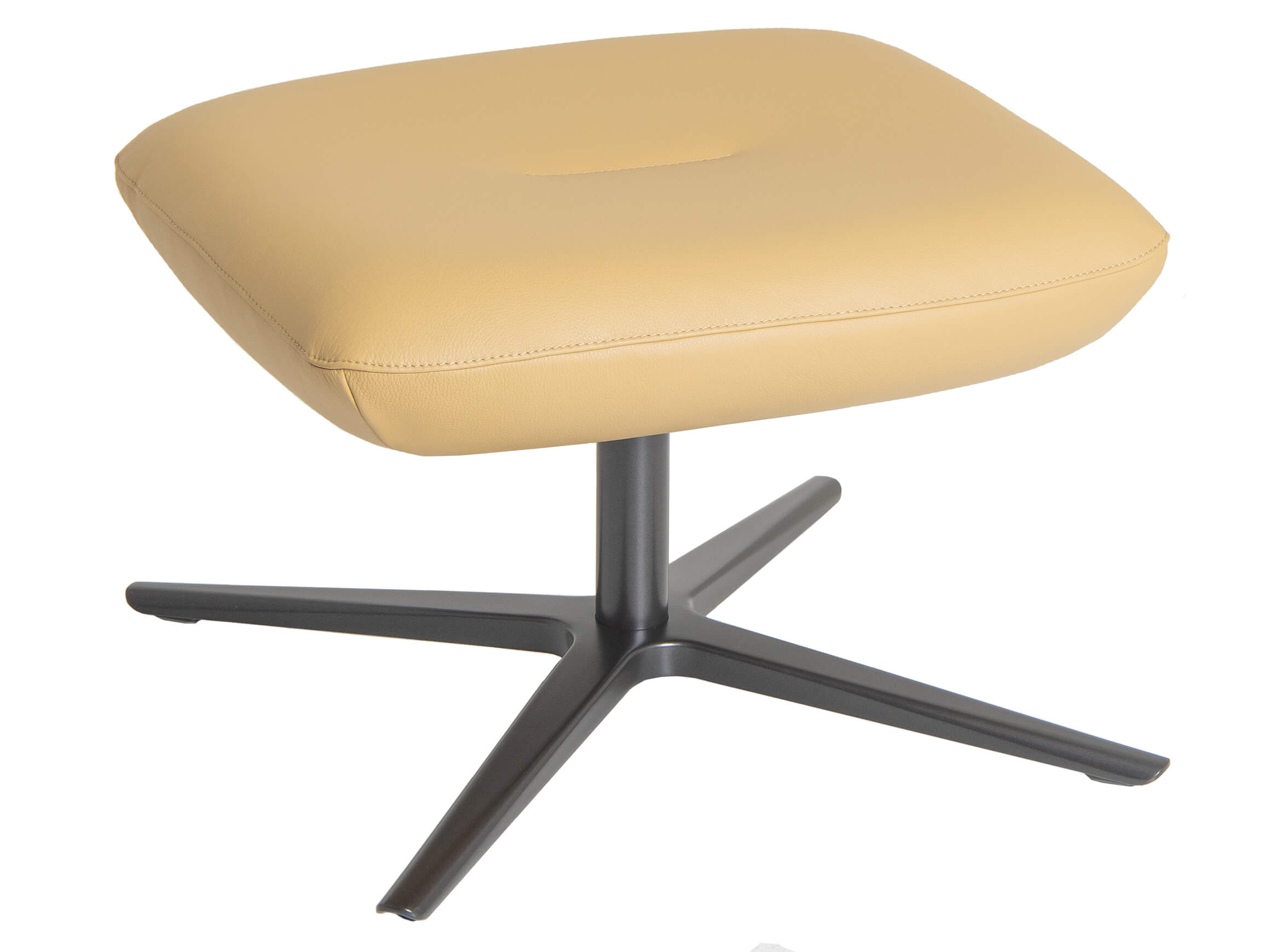 Sessel + Hocker Caruzzo Leolux / Farbe: Argile / Bezugsmaterial: Stoff