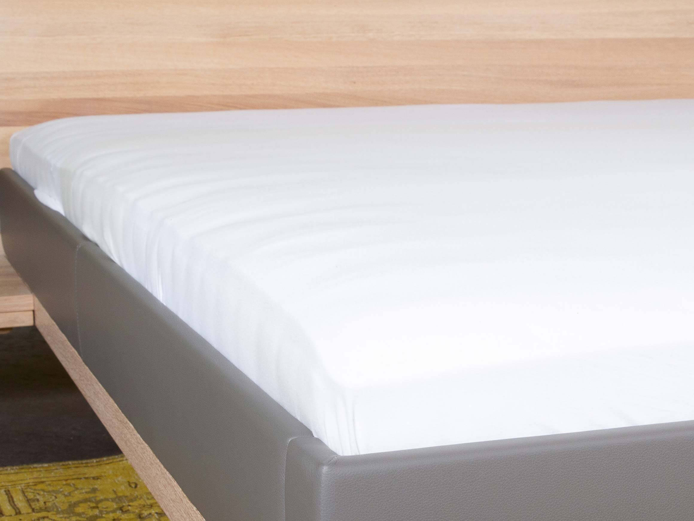 Bett Riletto Team 7 / Farbe: Holzfarbig, Grau / Material: