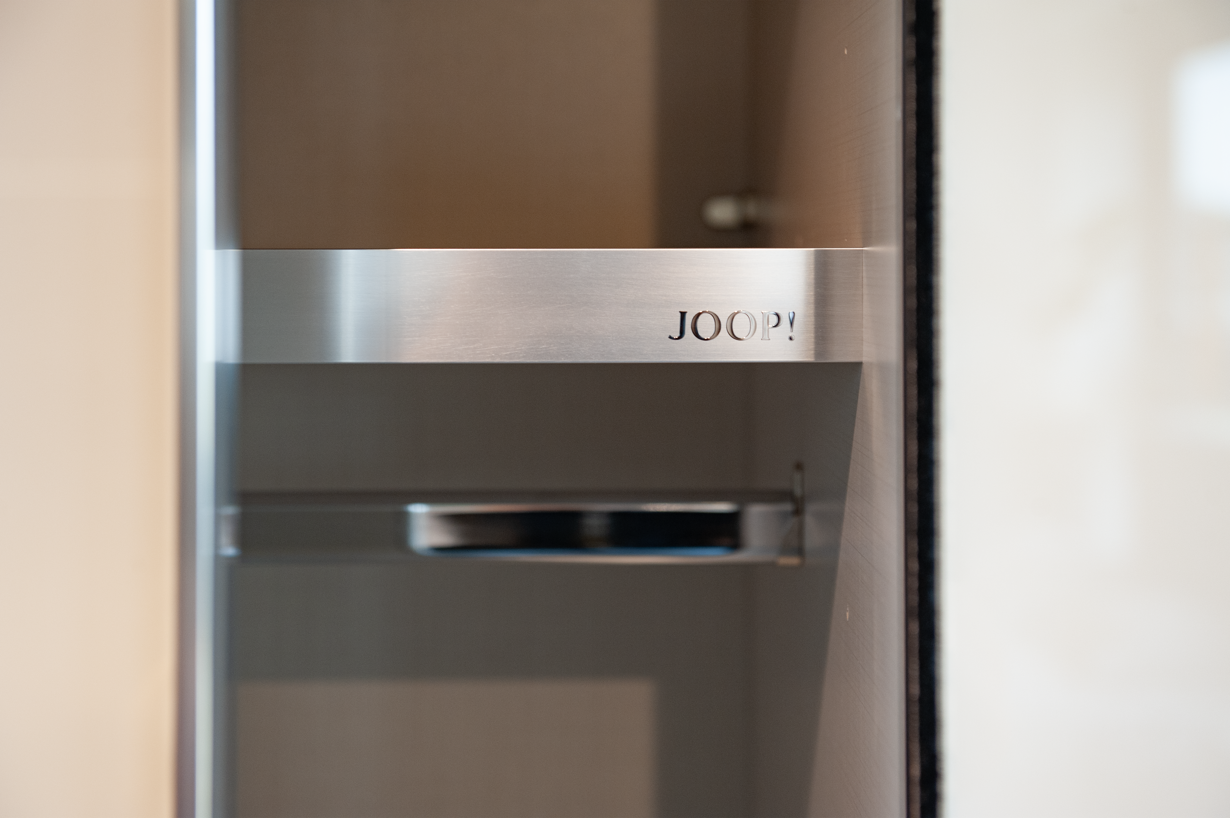 Schwebetürenschrank-Gloss-Staud