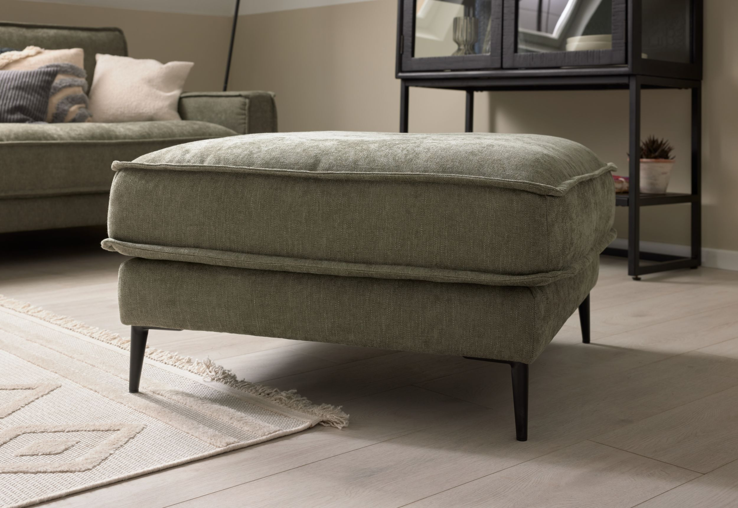 Hocker No. 4102 Candy