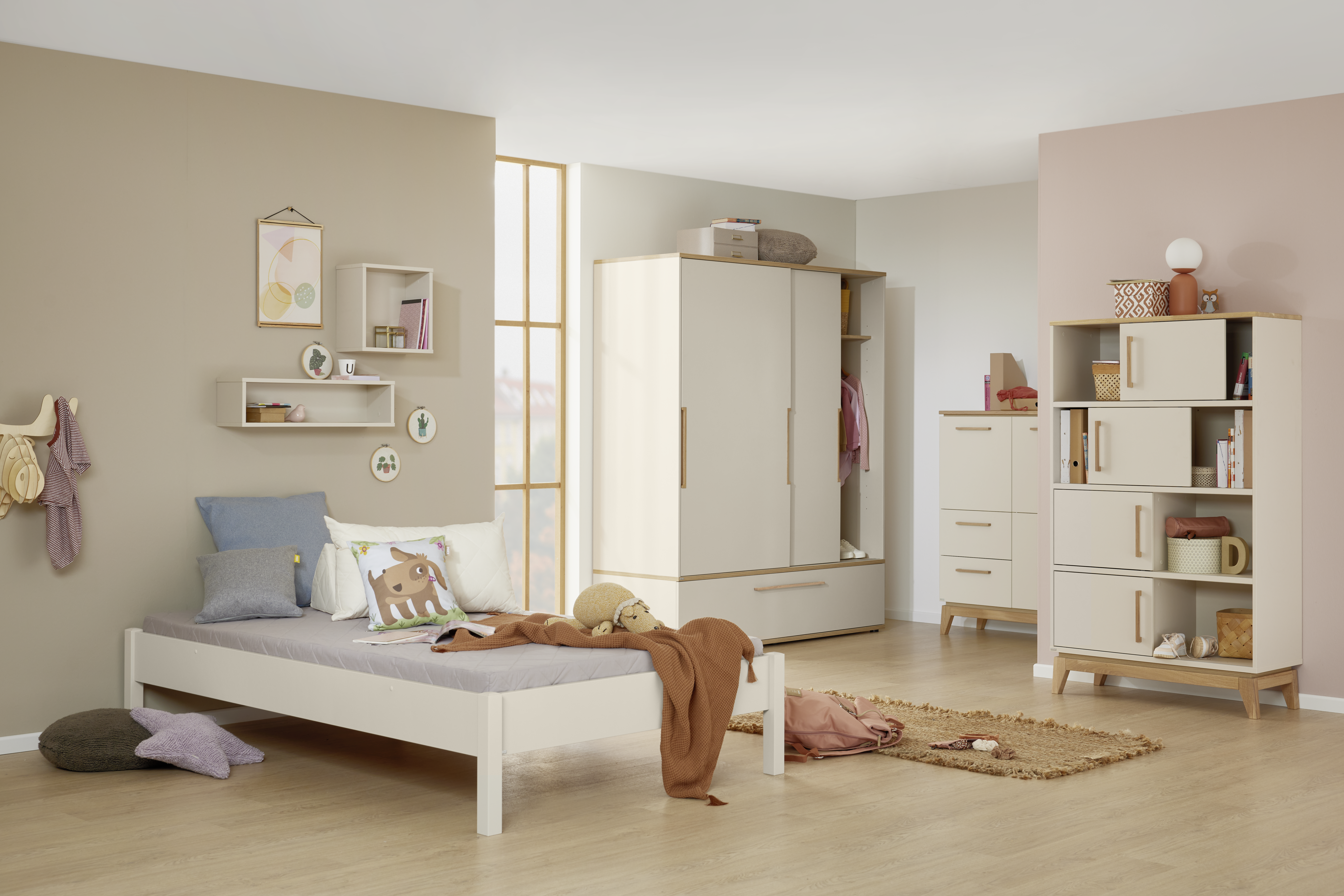 Studioliege Tiago Paidi / Farbe: Kreideweiss