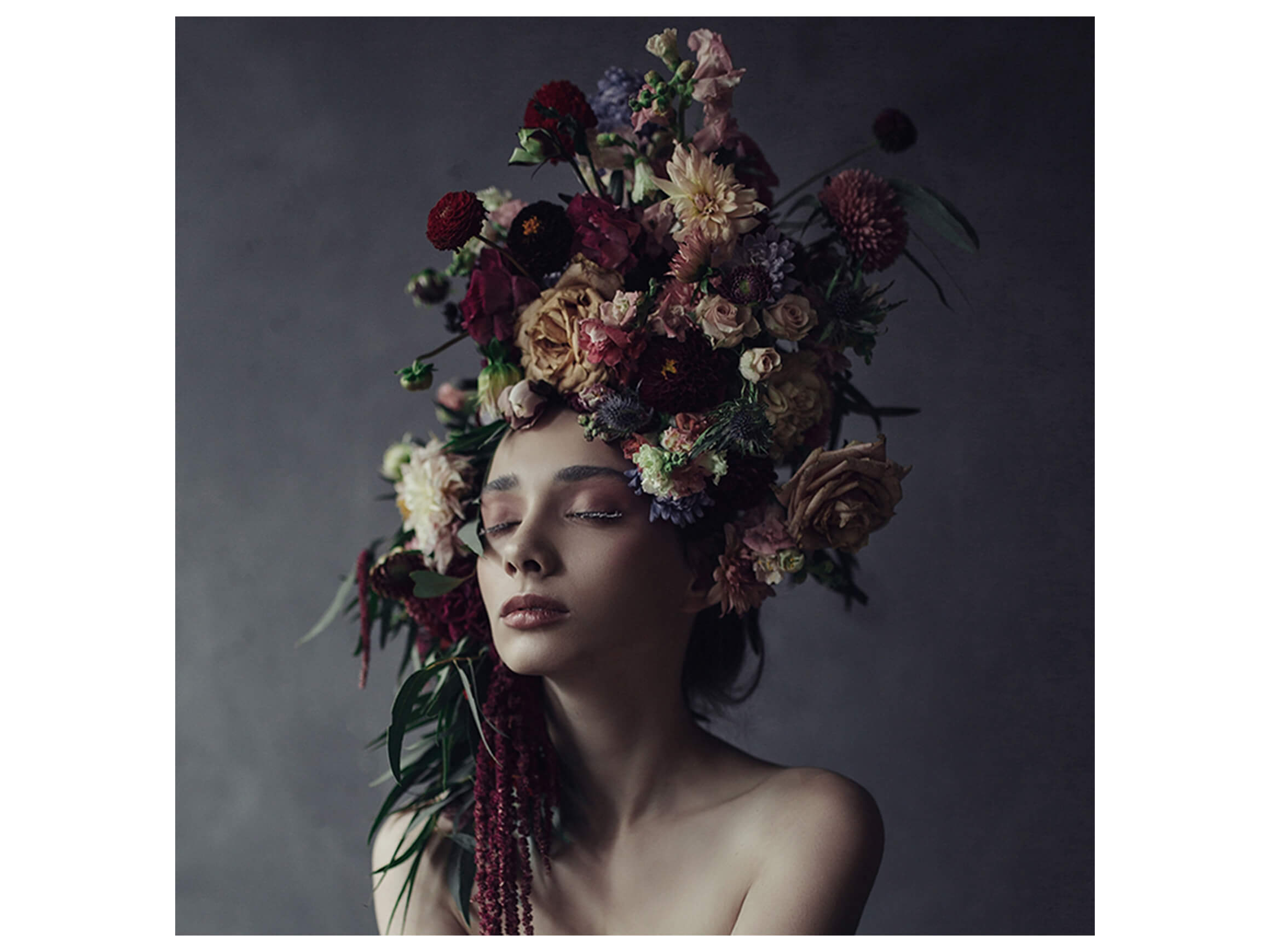 Digitaldruck auf Glas Schönheit mit Blumenperücke 2 image LAND