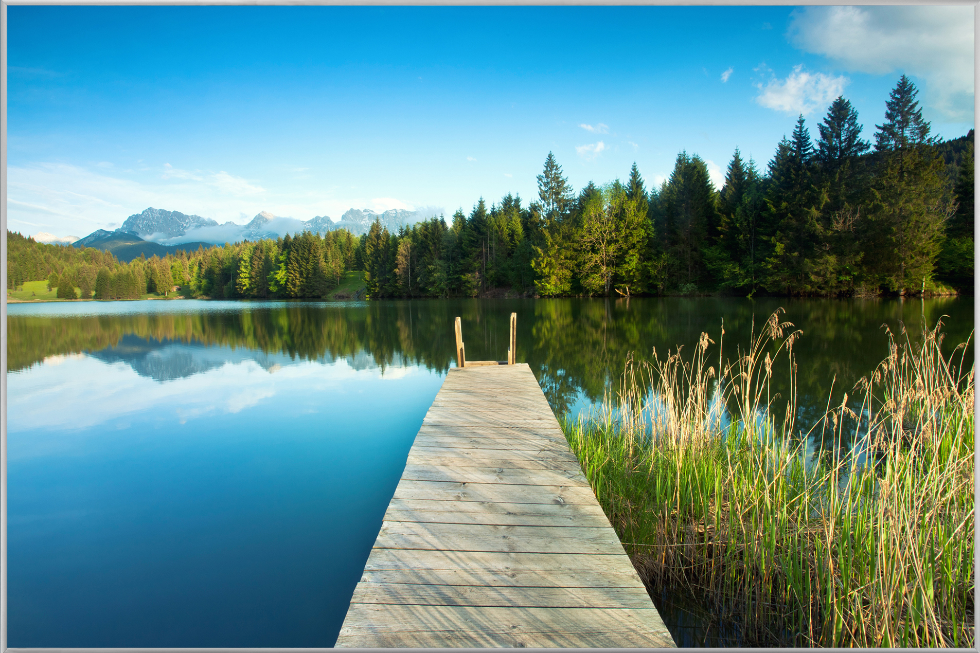 Bild mit Rahmen Steg im Bergsee image LAND